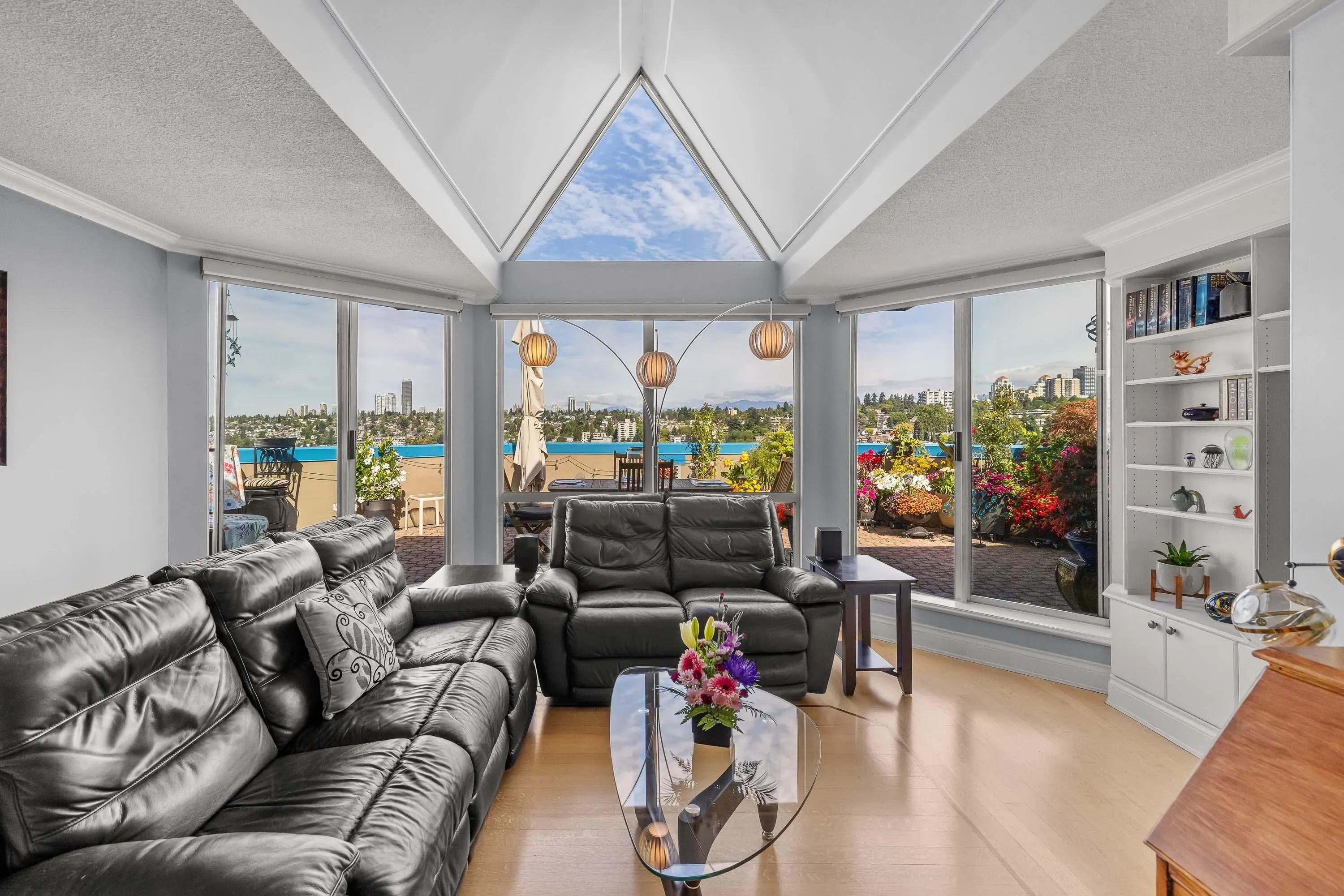 2002 1245 Quayside Drive