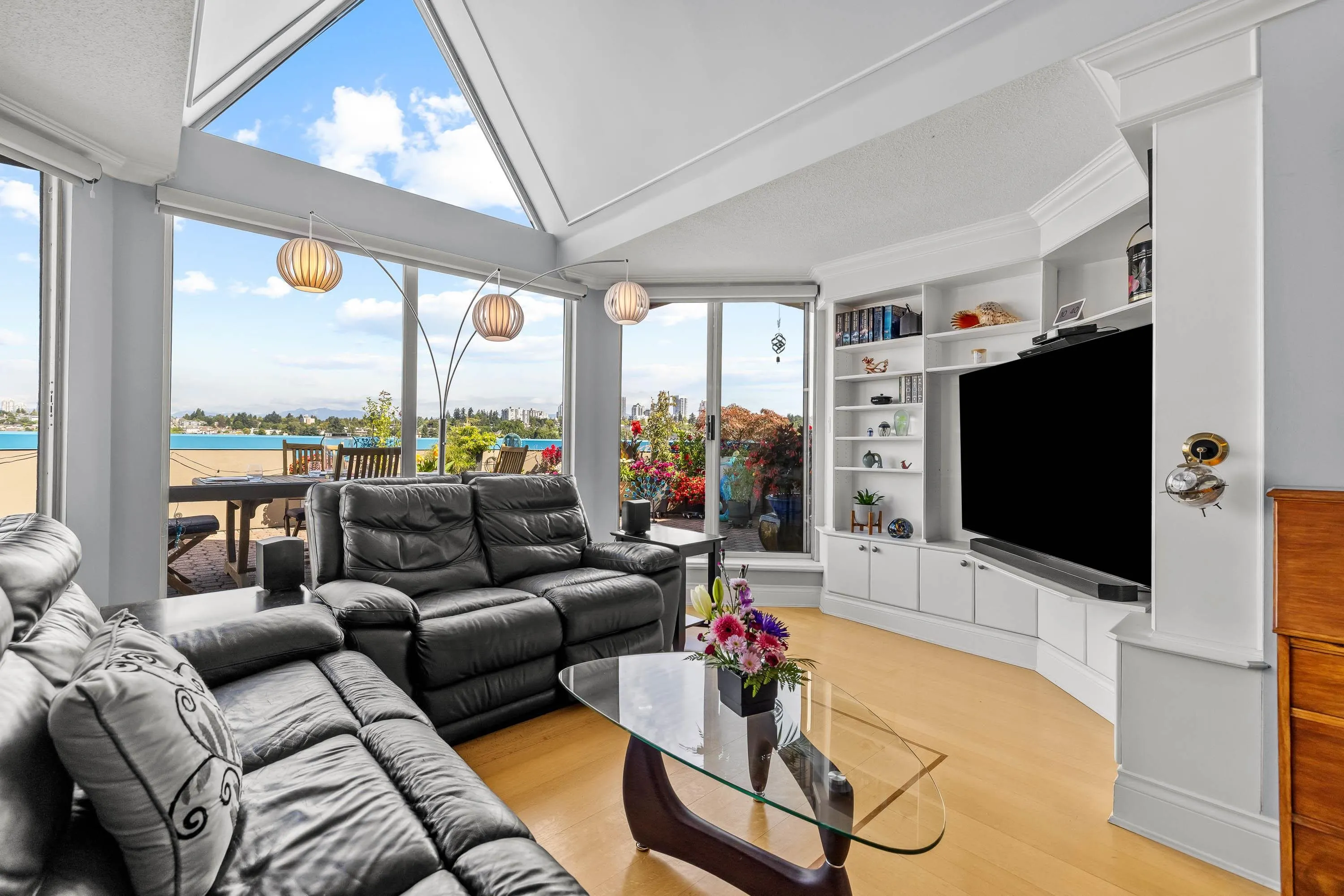 2002 1245 Quayside Drive