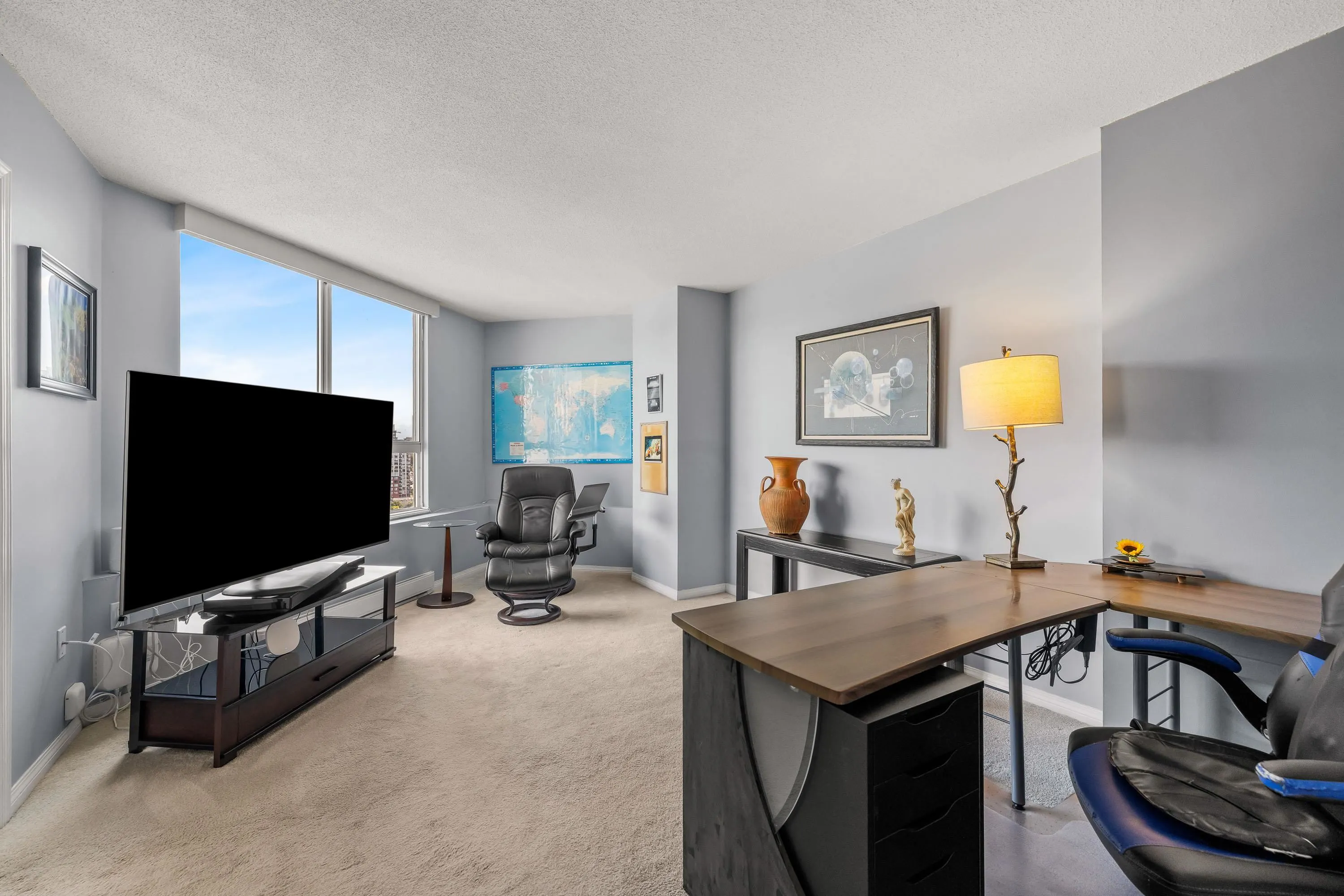 2002 1245 Quayside Drive