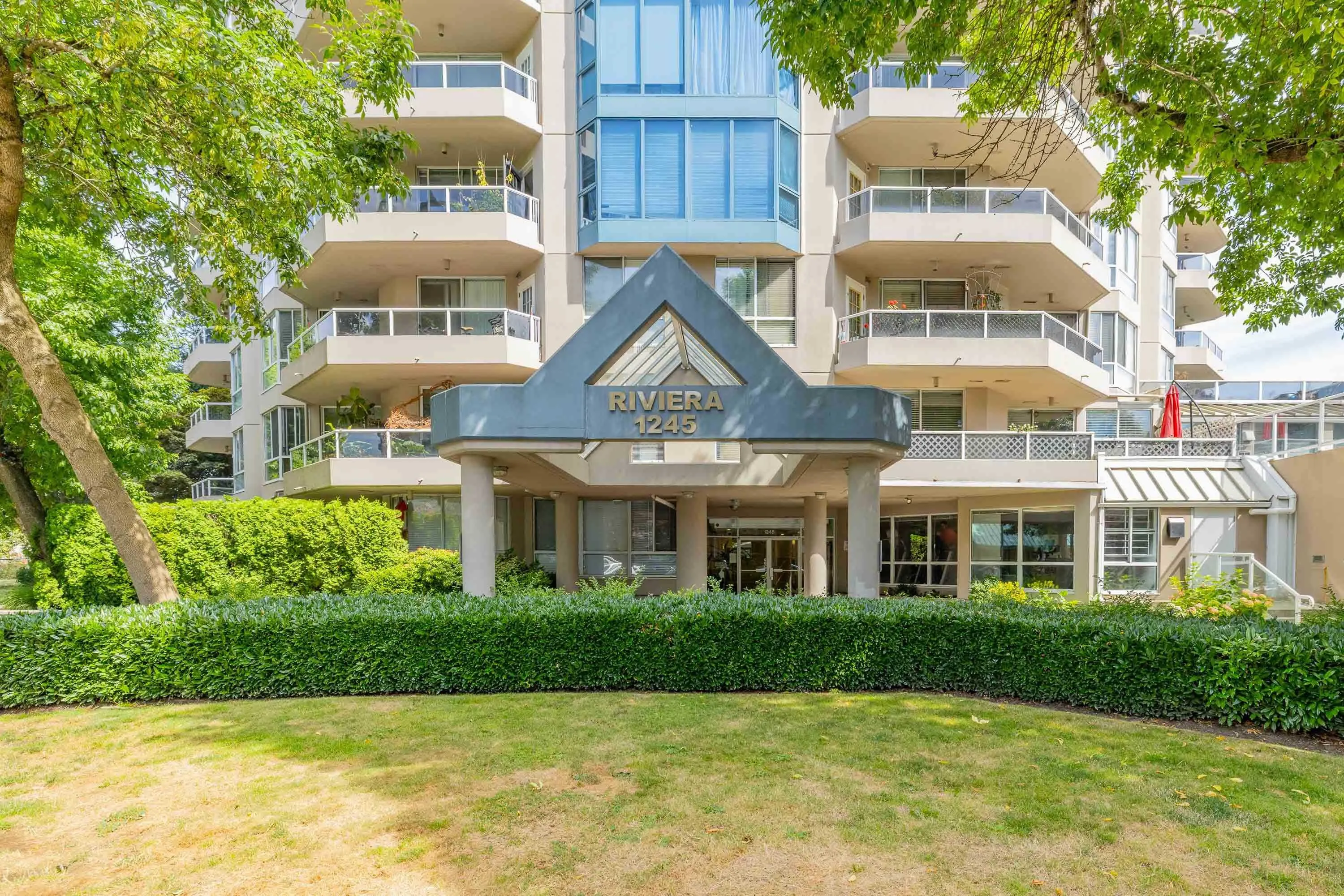 2002 1245 Quayside Drive