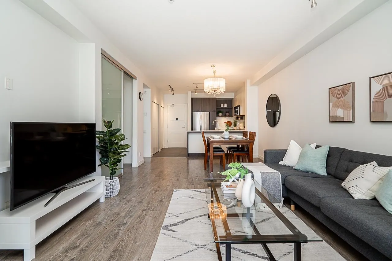 313 553 Foster Avenue