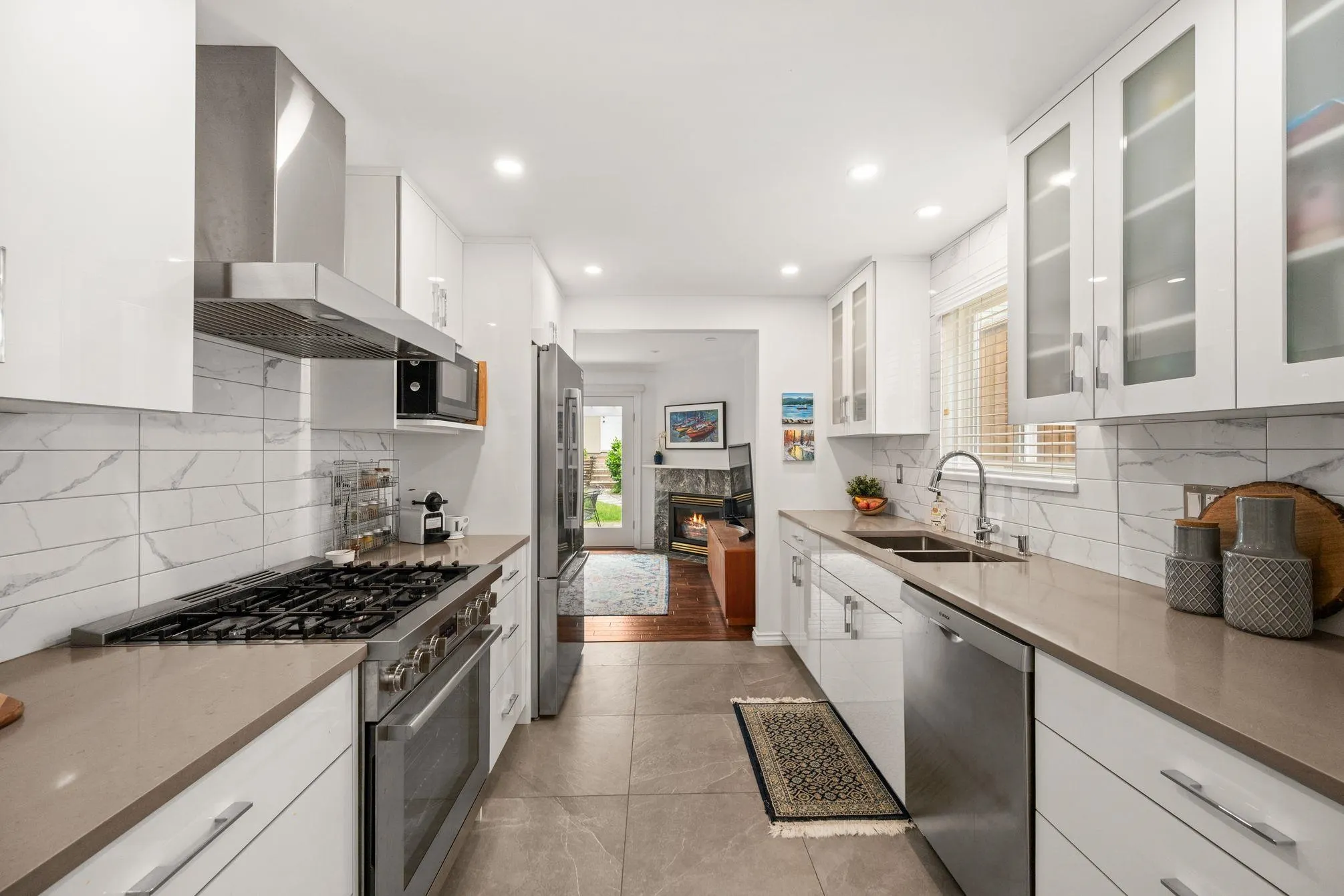 262 E 10th Street