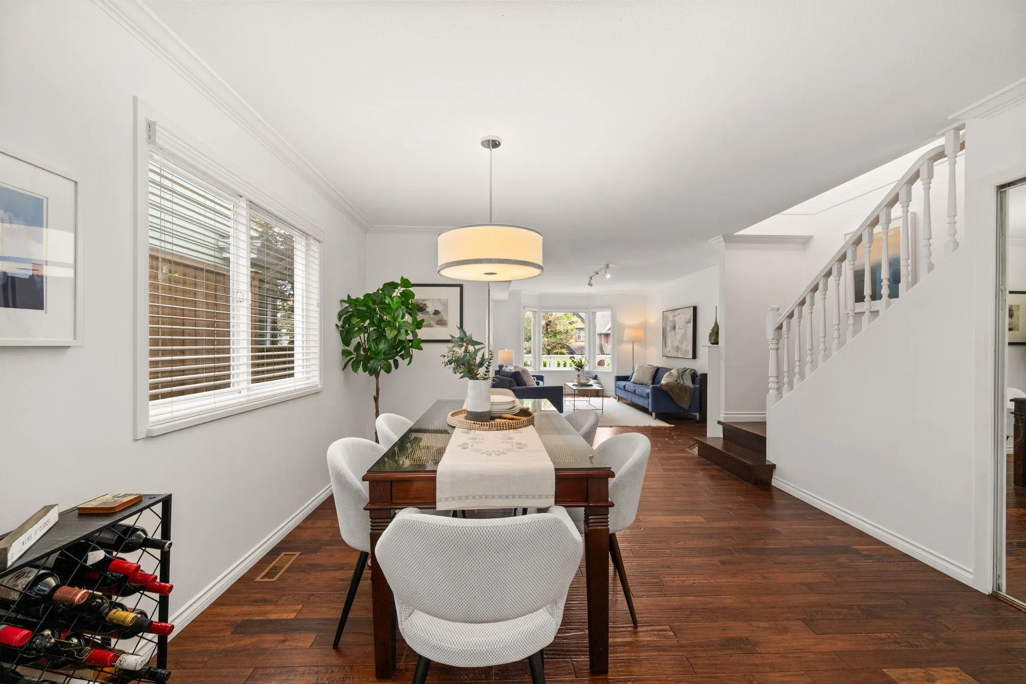 262 E 10th Street