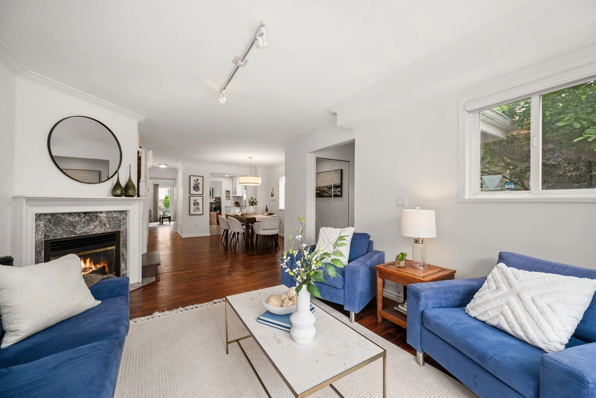 262 E 10th Street