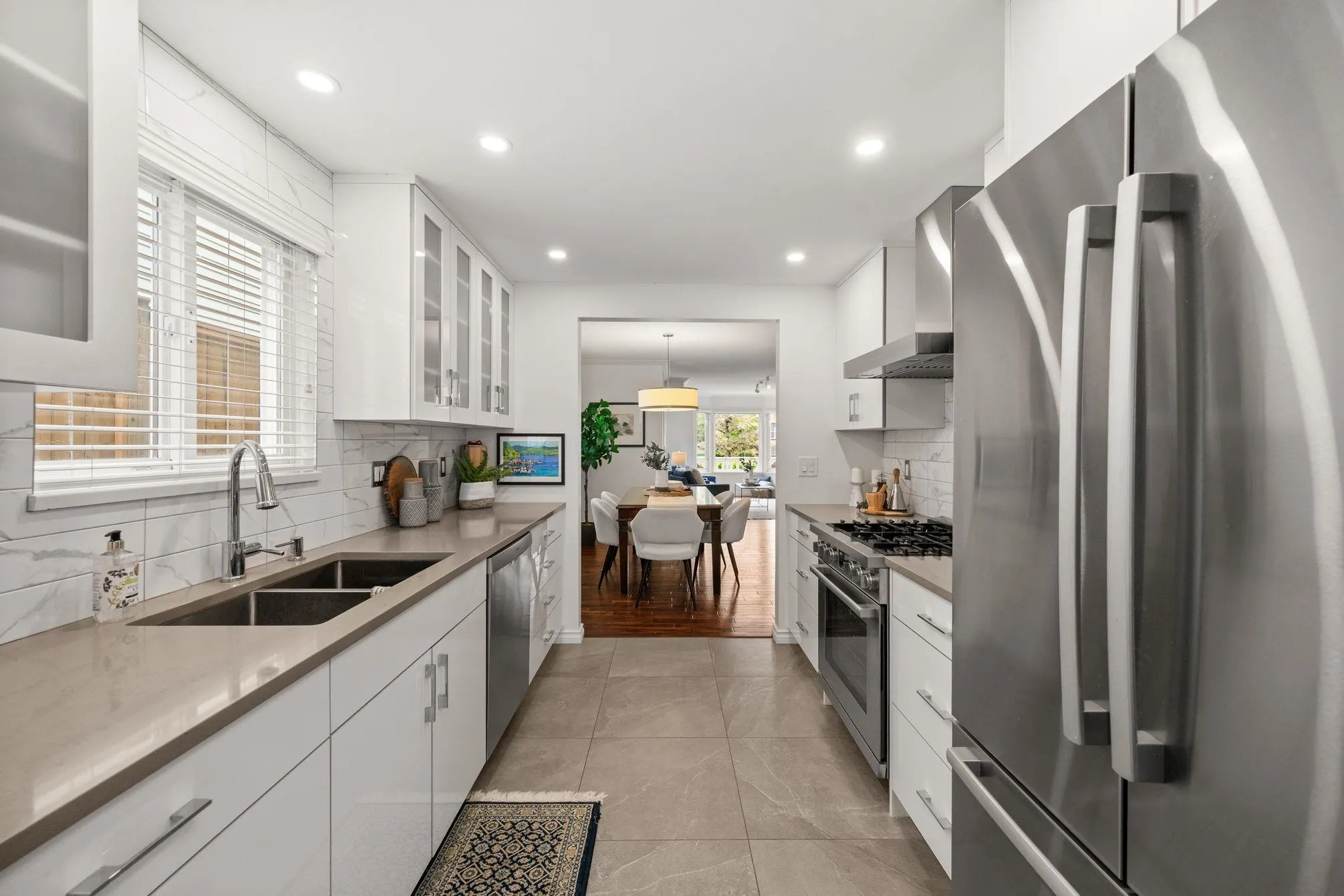 262 E 10th Street