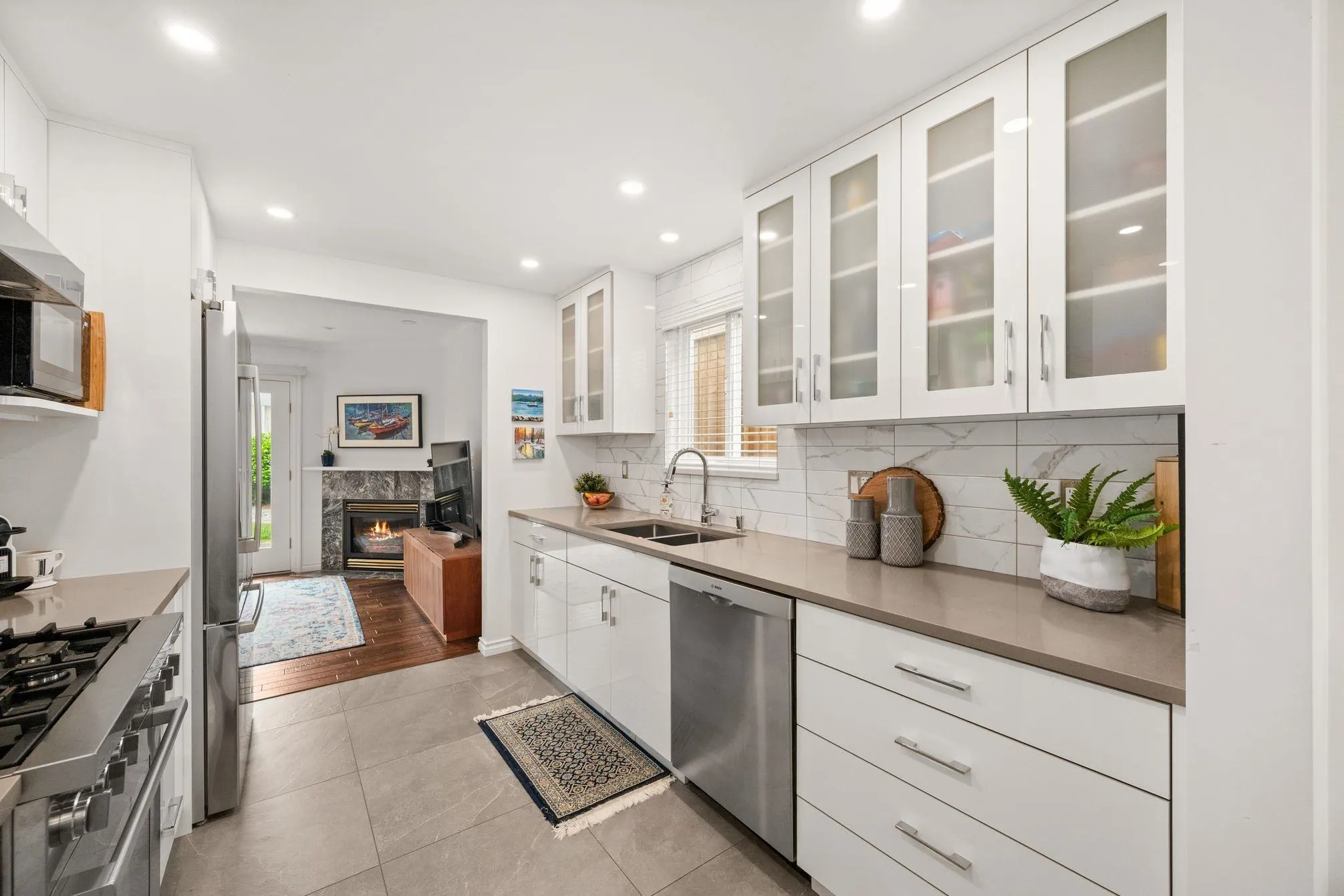 262 E 10th Street