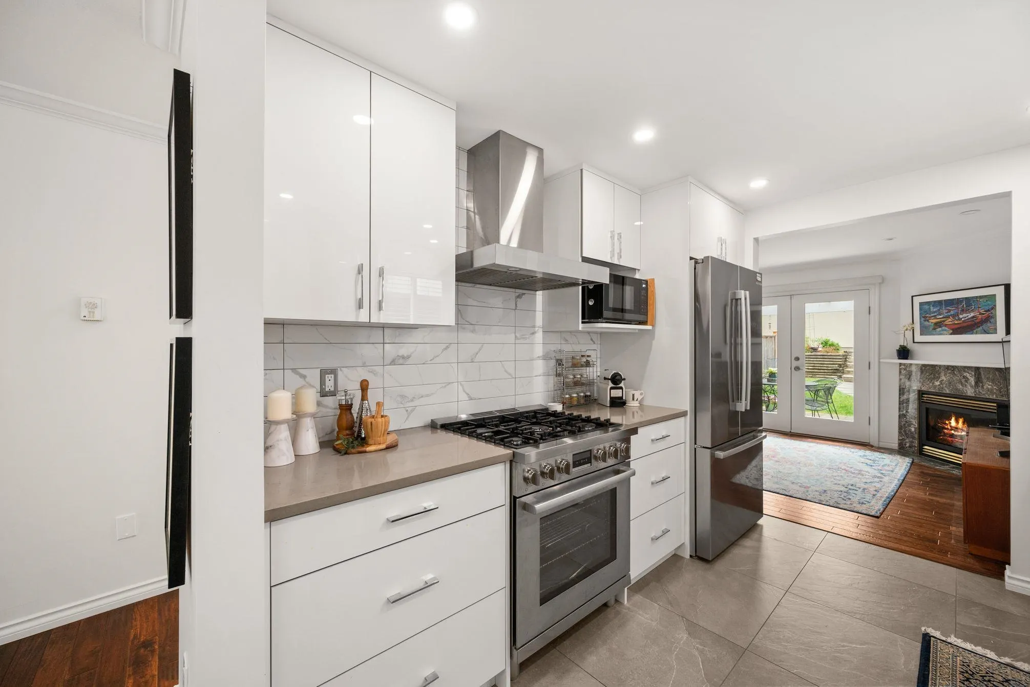 262 E 10th Street