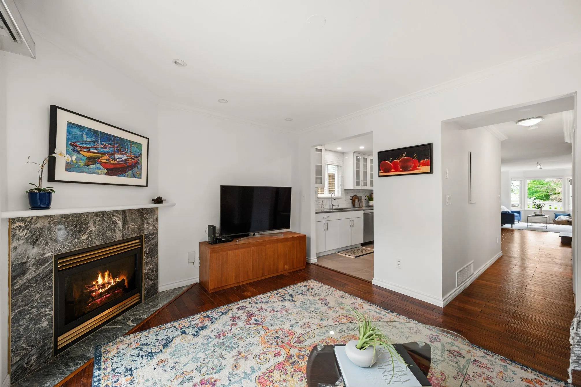 262 E 10th Street