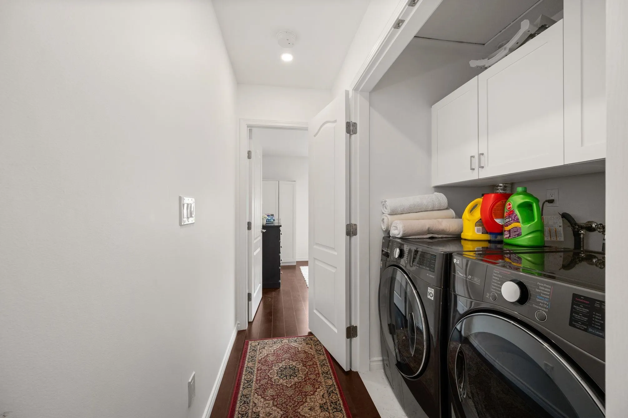 262 E 10th Street