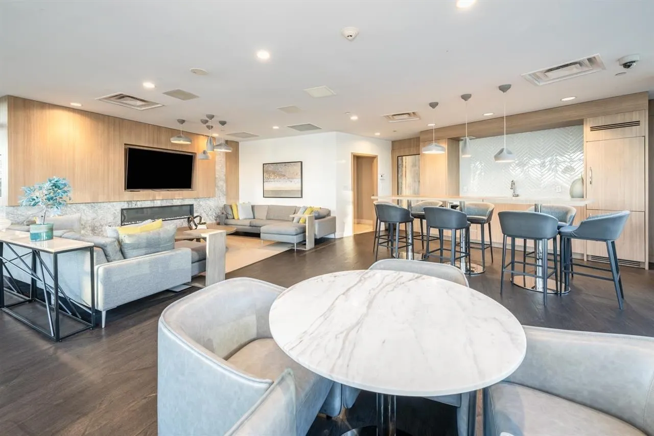 2705 908 Quayside Drive