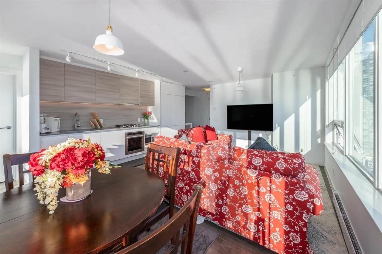2705 908 Quayside Drive