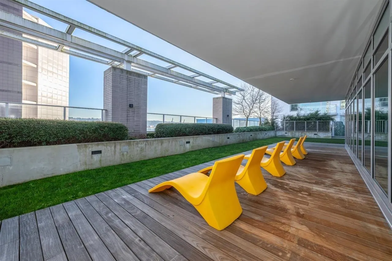 2705 908 Quayside Drive