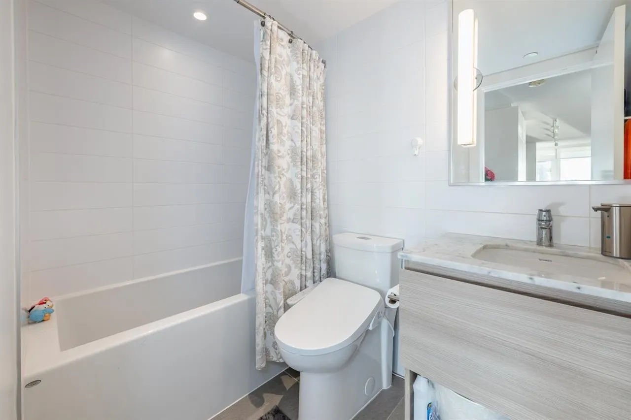 2705 908 Quayside Drive