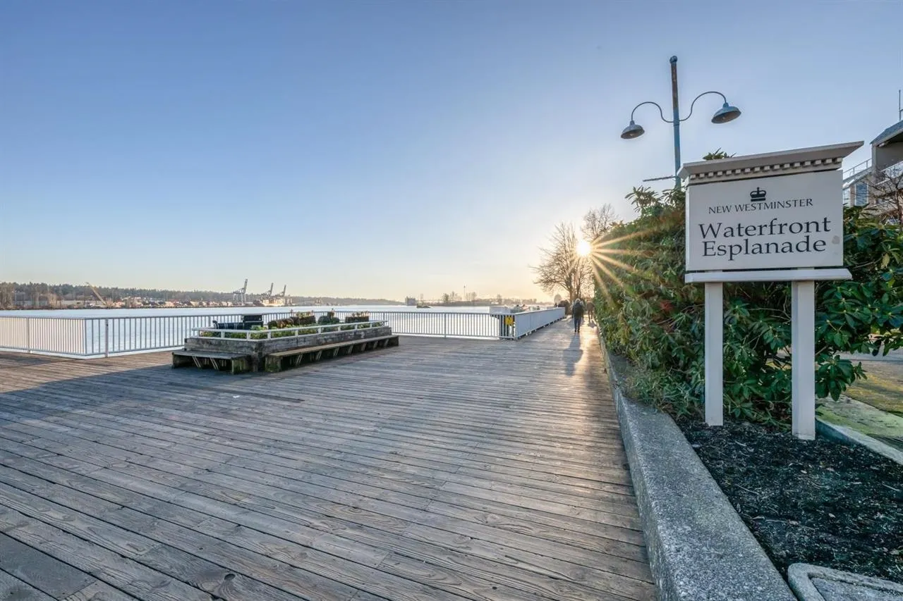 2705 908 Quayside Drive