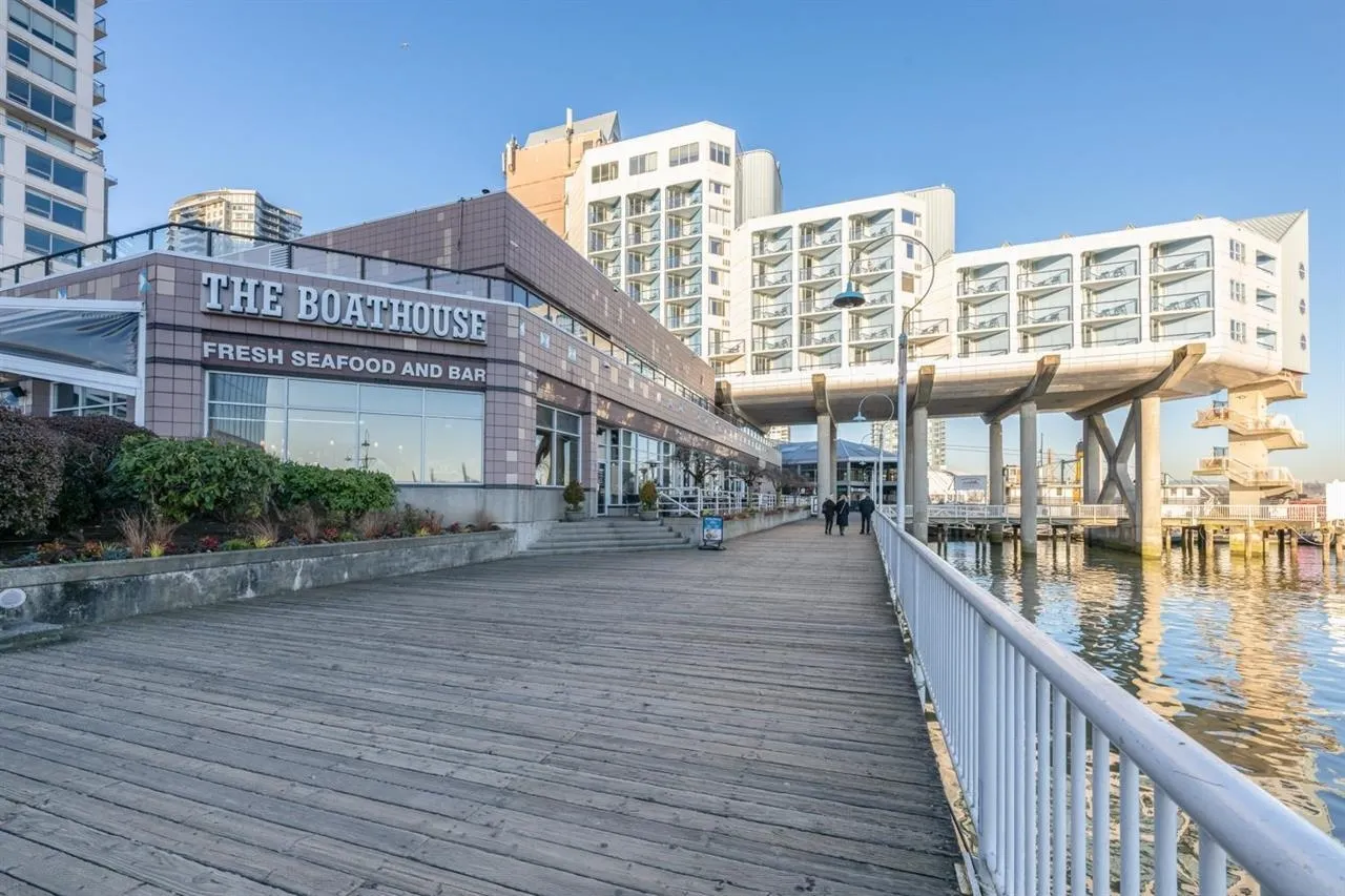 2705 908 Quayside Drive