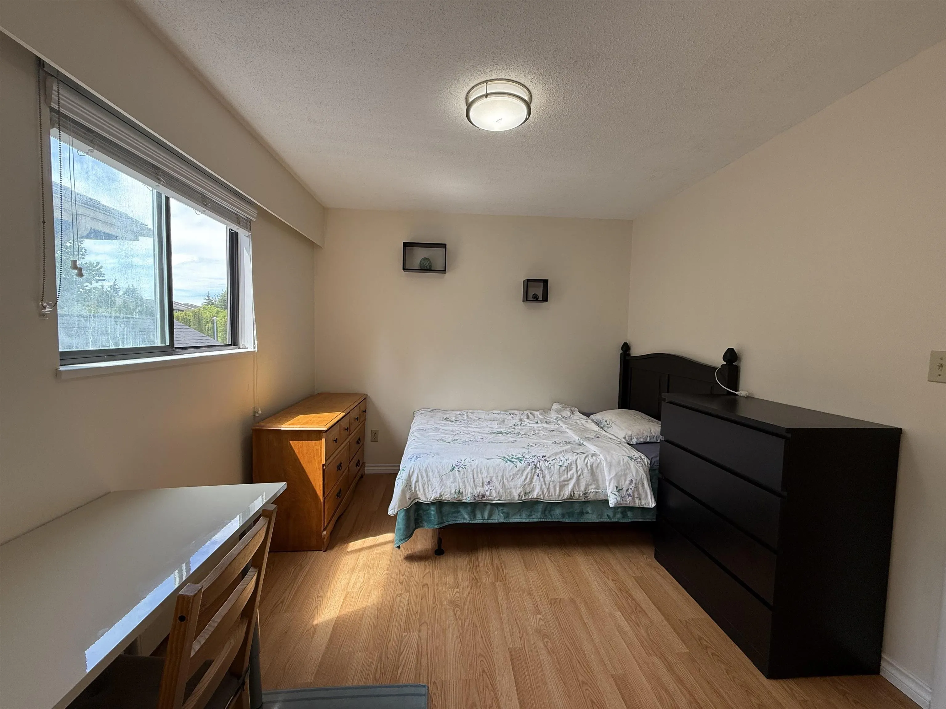 Upper Rental Su 67xx Cairns Court