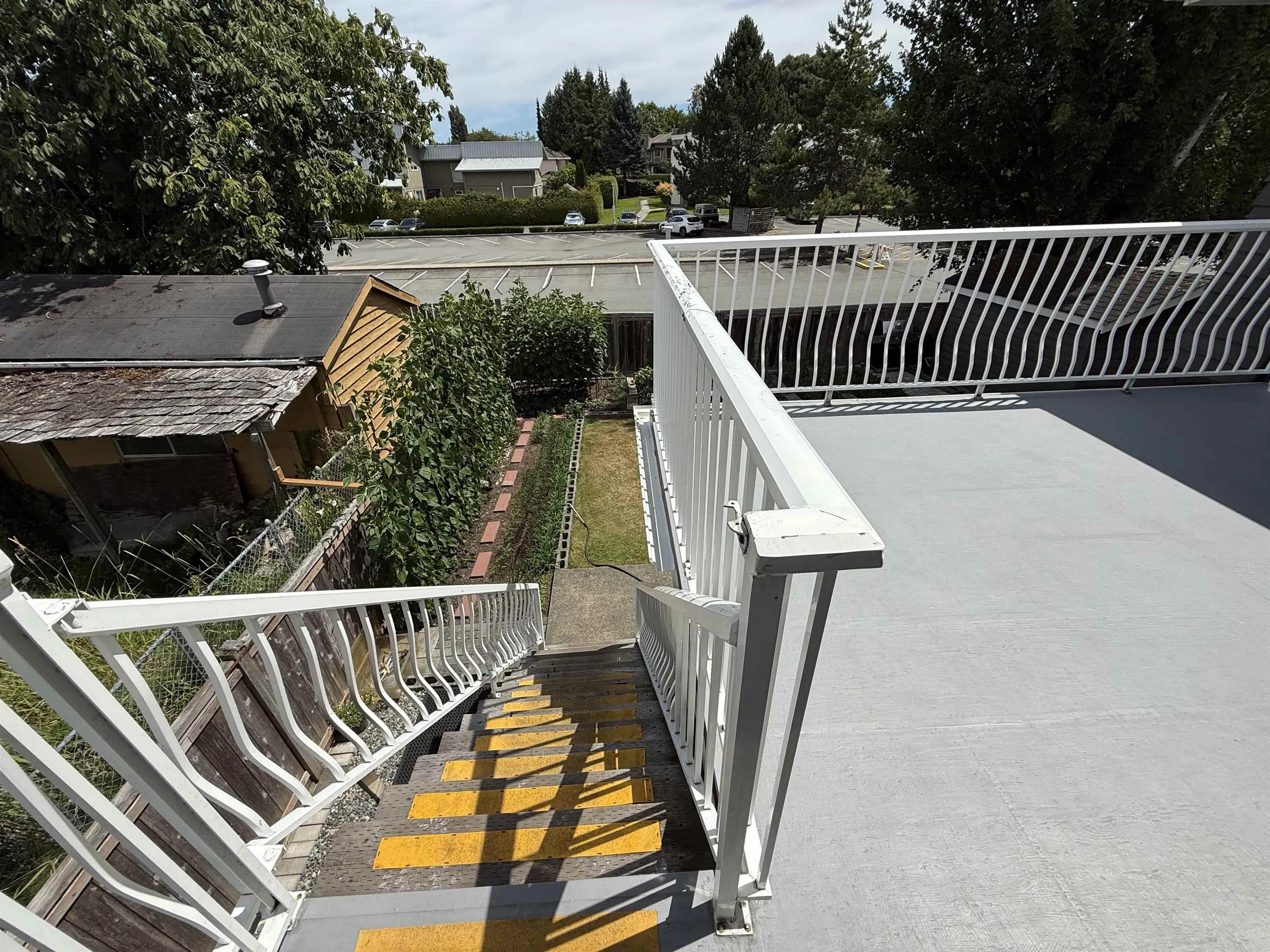 Upper Rental Su 67xx Cairns Court