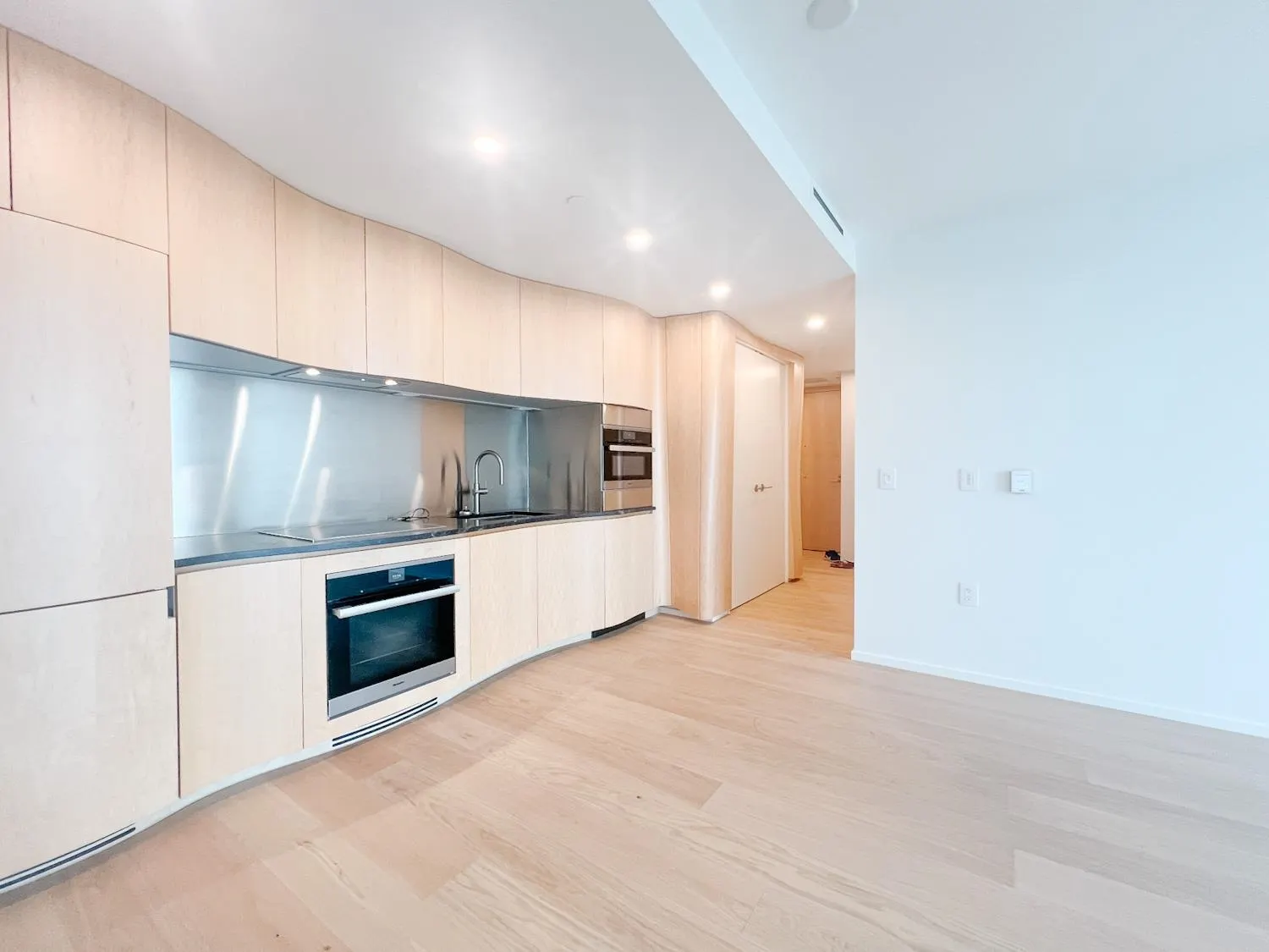 1406 1568 Alberni Street