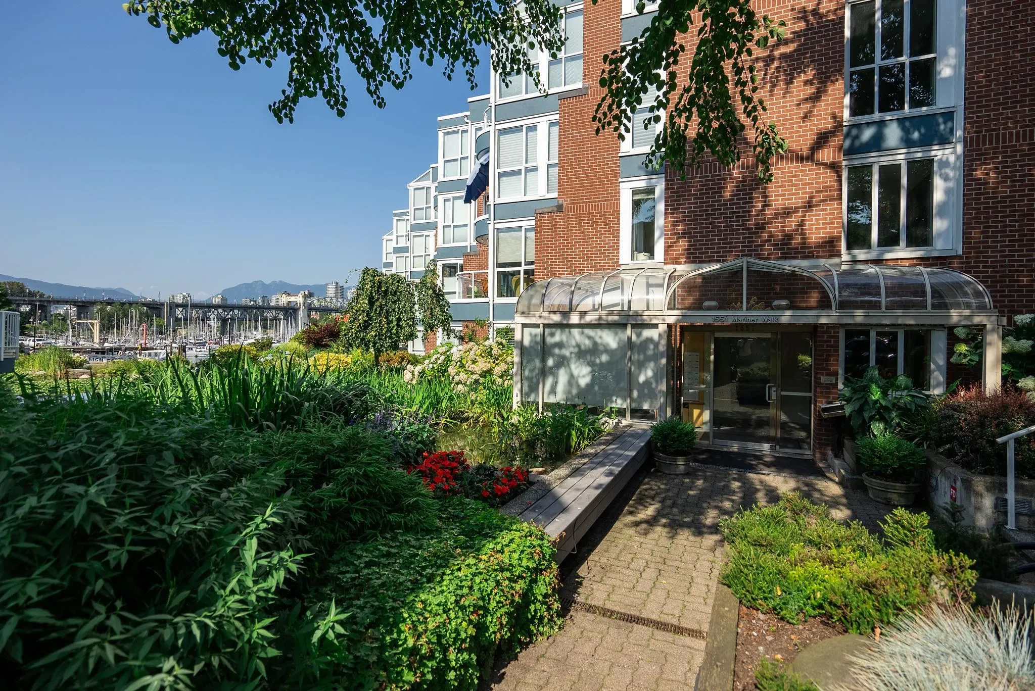 107 1551 Mariner Walk