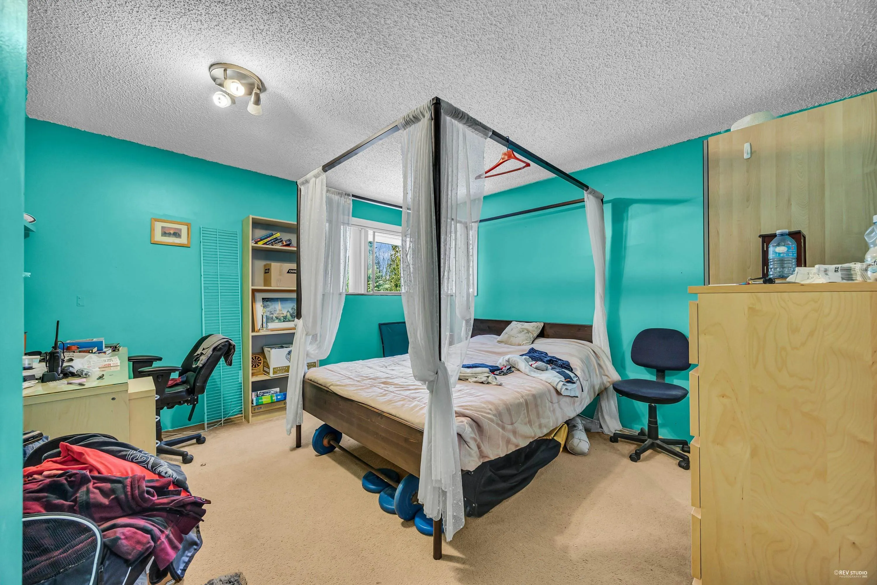 10600 Holly Park Lane