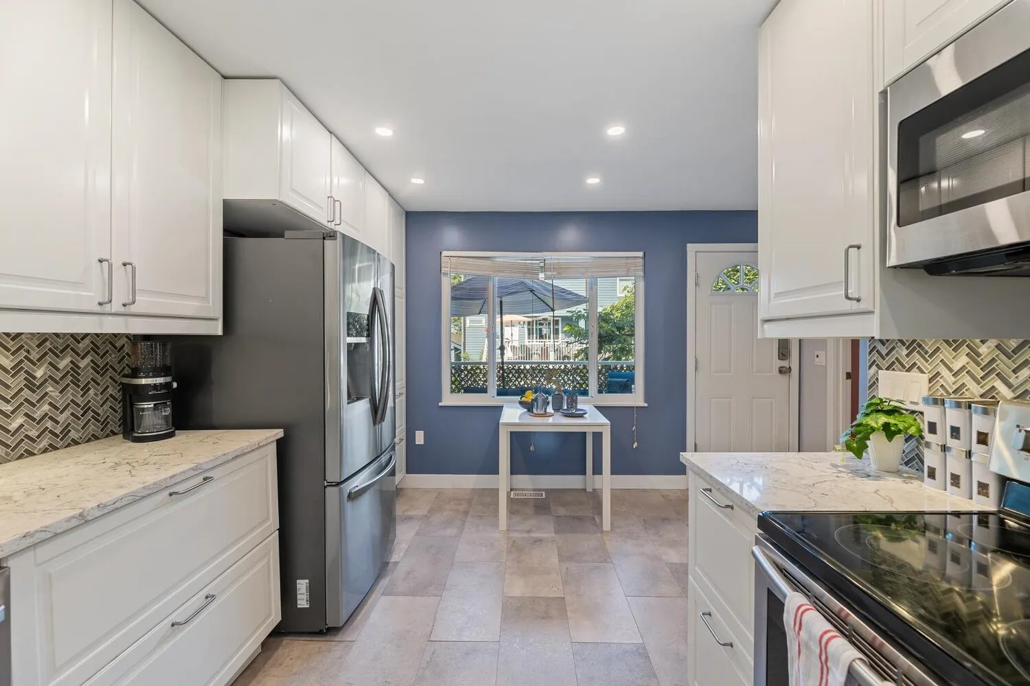 573 Carlsen Place