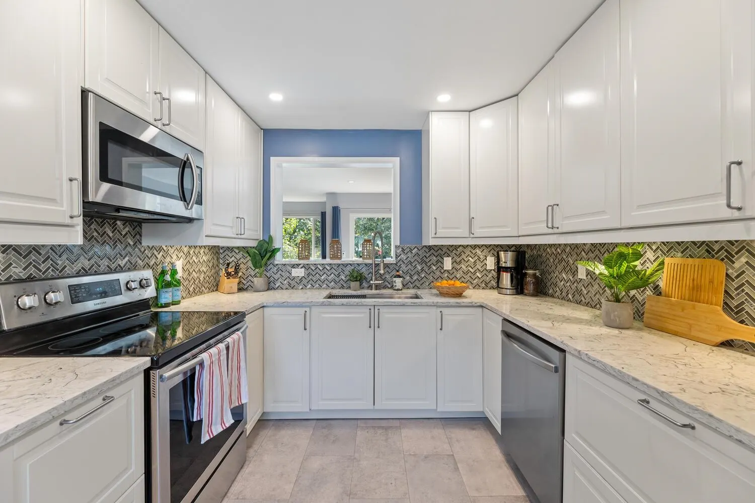 573 Carlsen Place