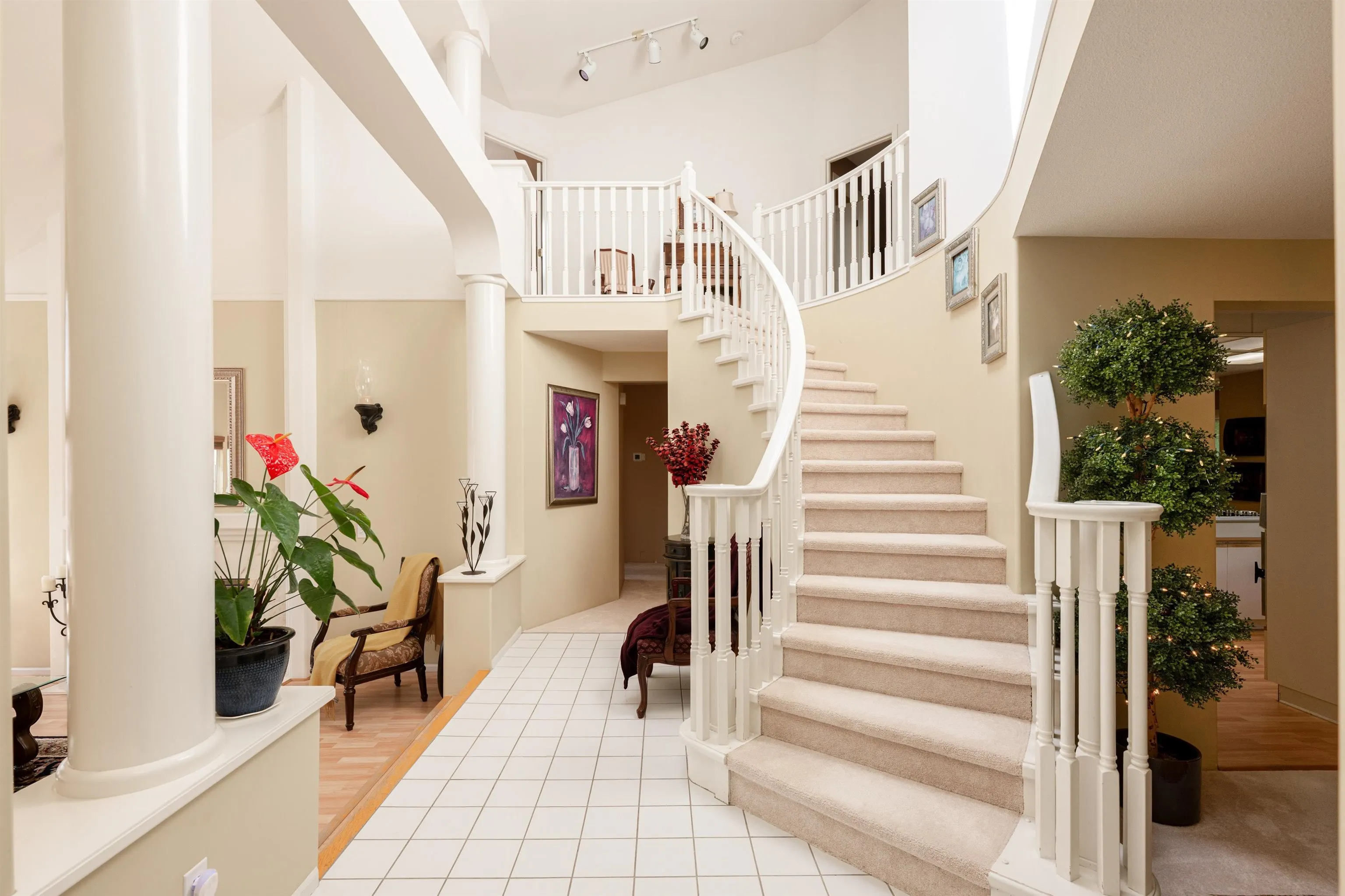 2905 Cliffrose Crescent