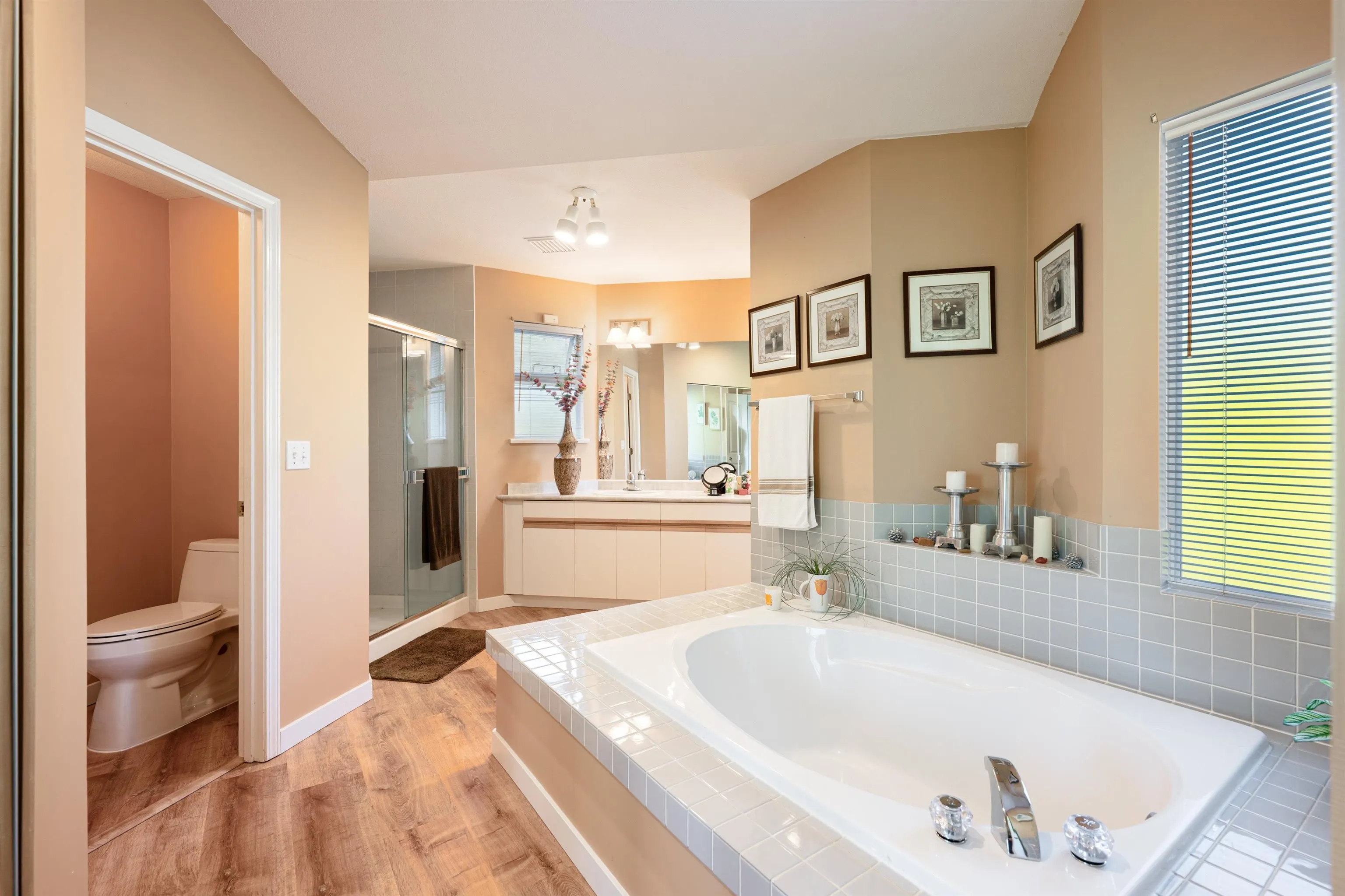 2905 Cliffrose Crescent