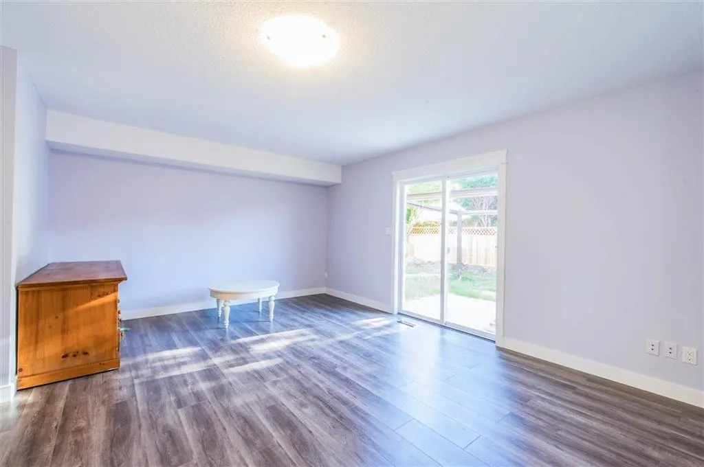 10481 Hollybank Drive