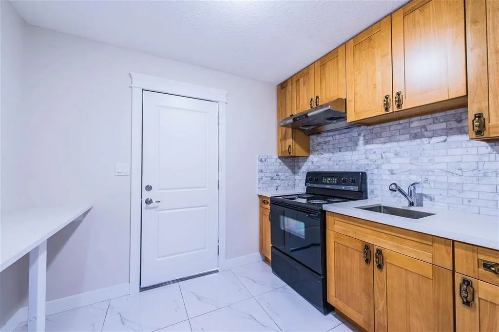 10481 Hollybank Drive