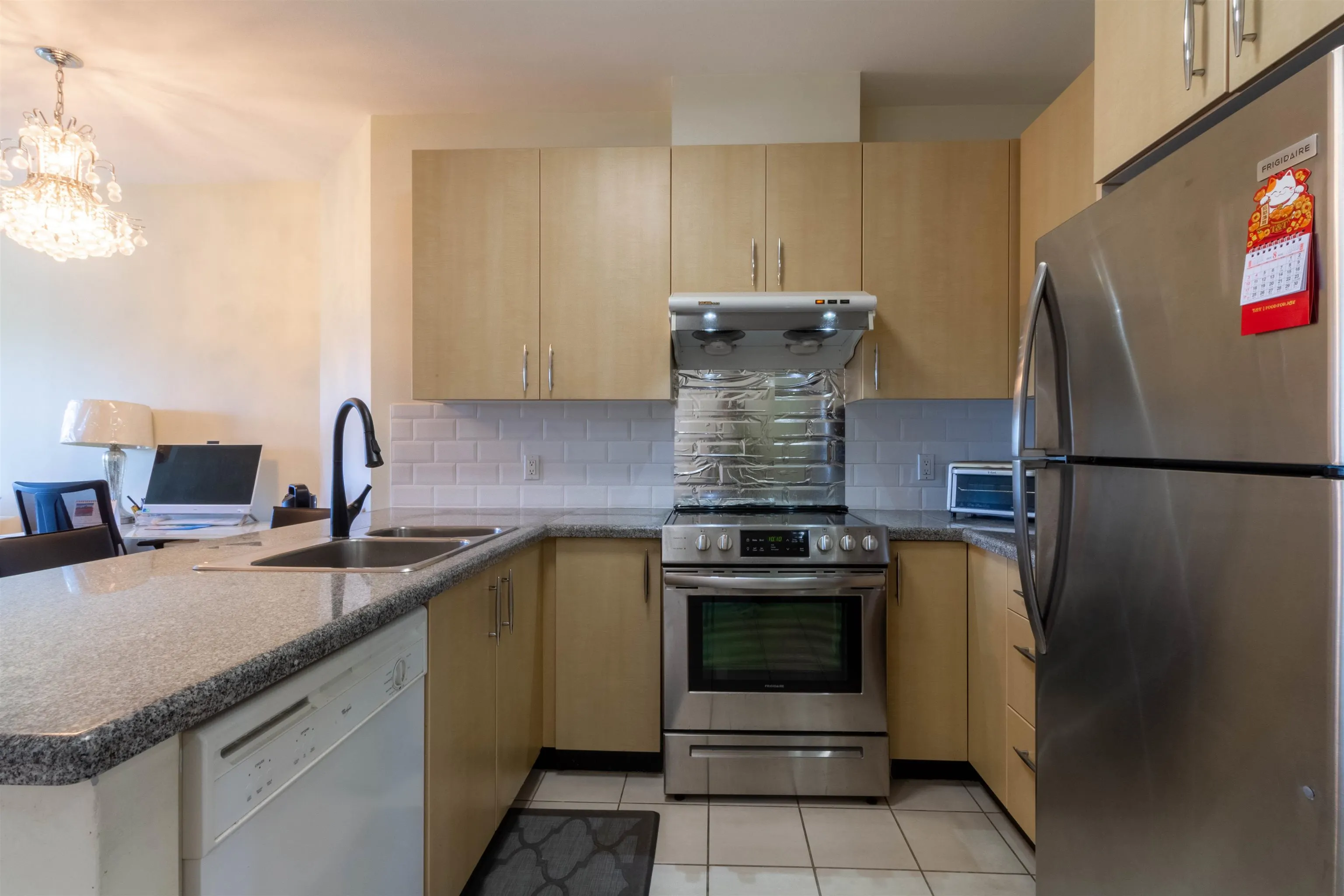 908 7368 Sandborne Avenue