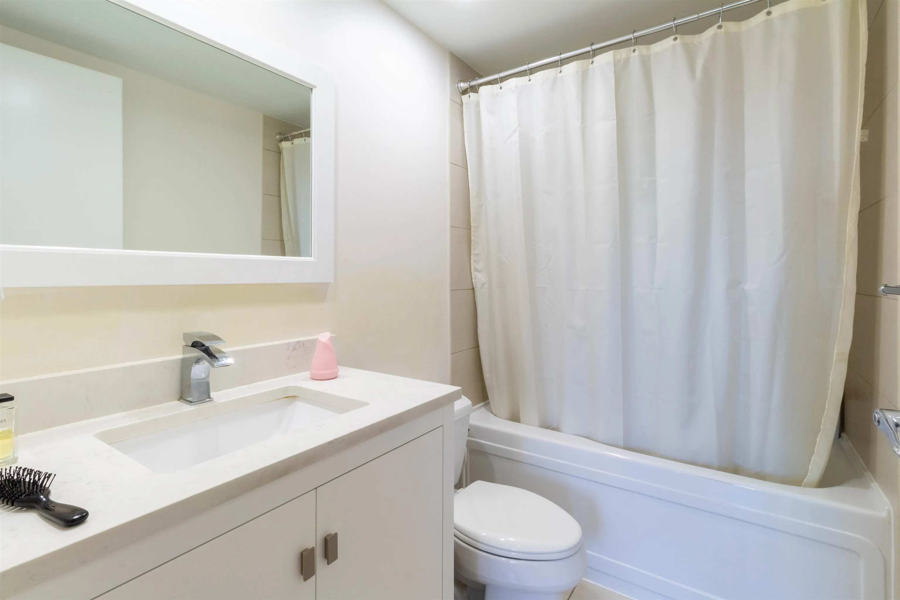 908 7368 Sandborne Avenue
