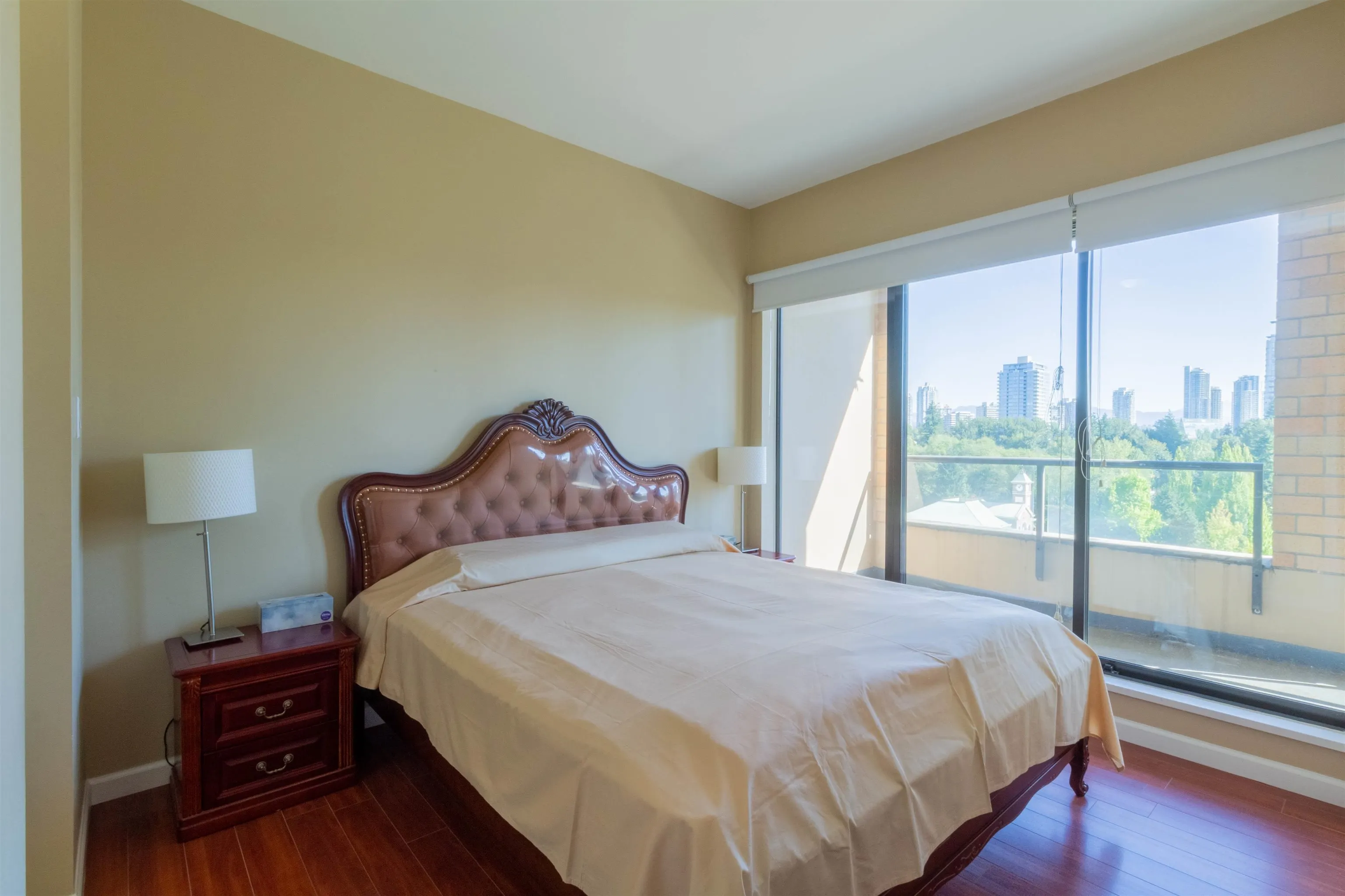 908 7368 Sandborne Avenue
