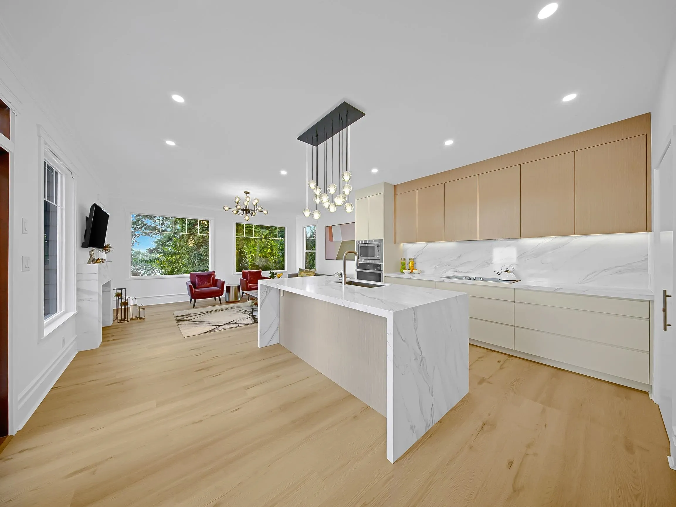 1176 W 17th Street