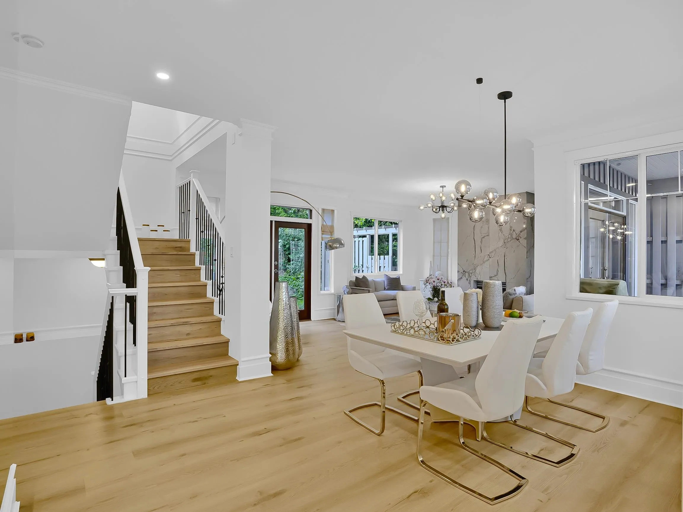 1176 W 17th Street