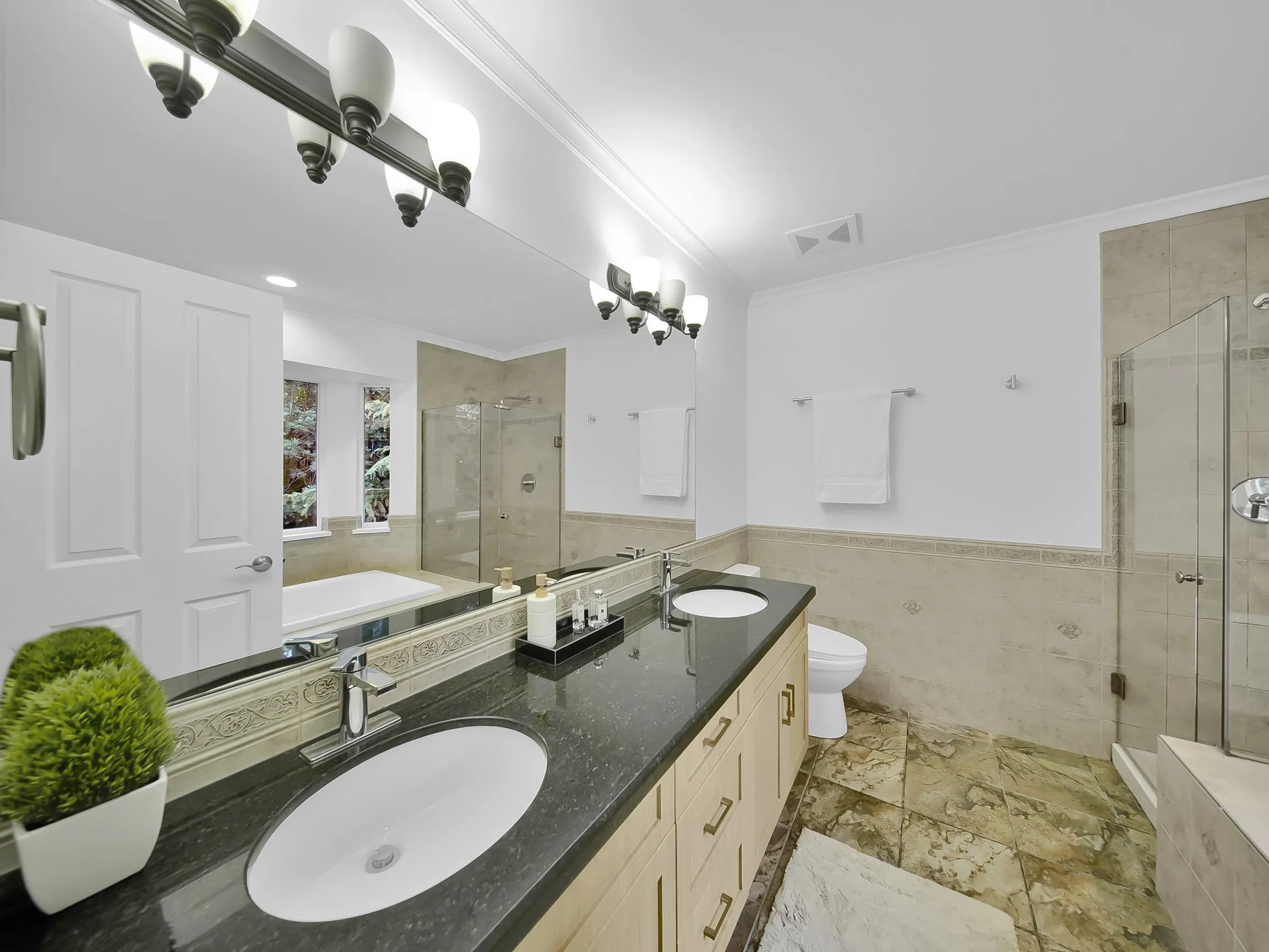 1176 W 17th Street