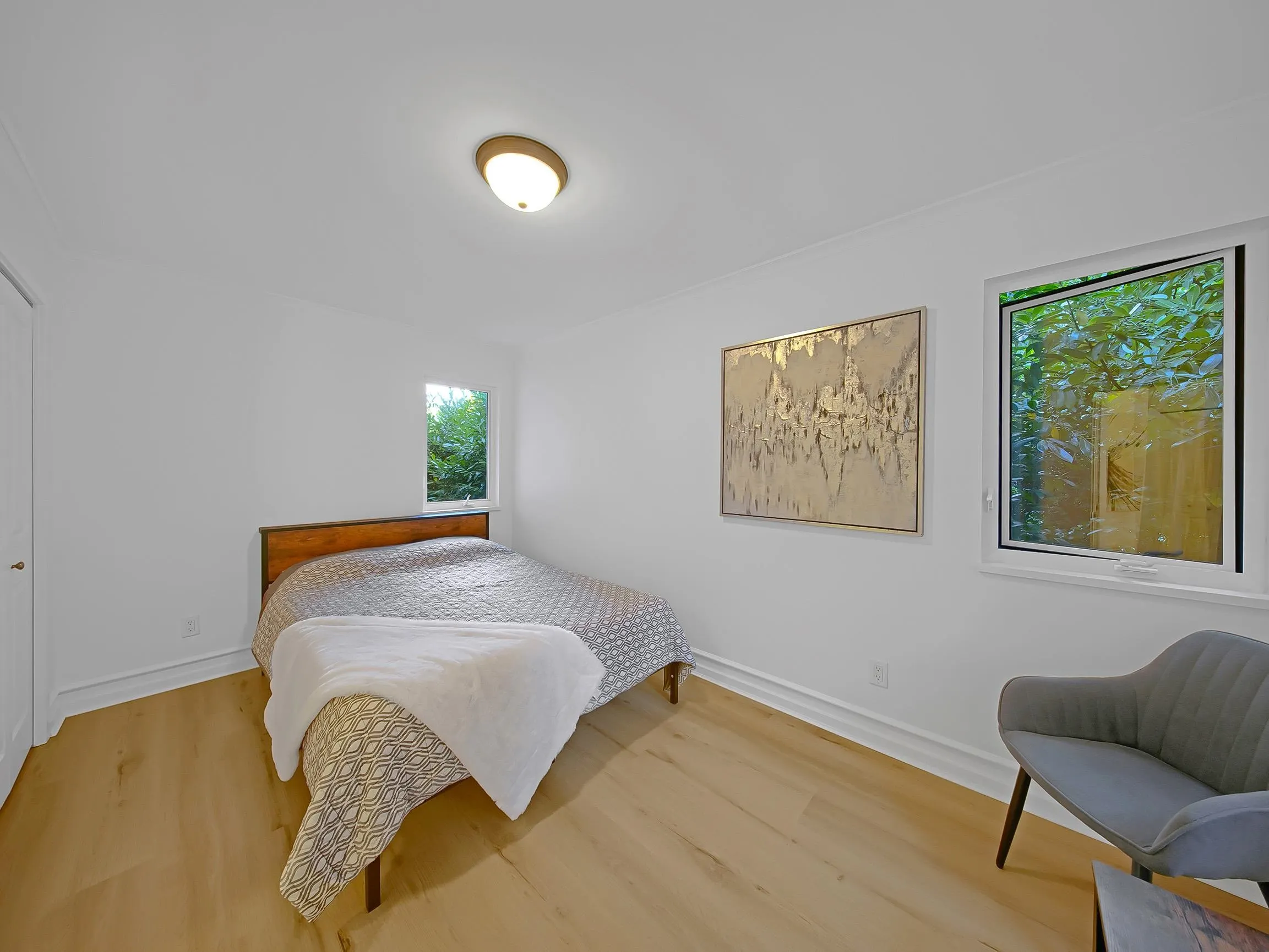 1176 W 17th Street