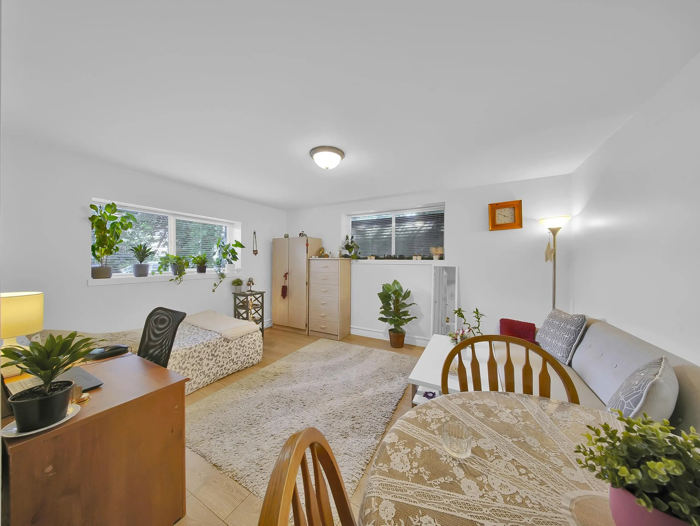 1176 W 17th Street