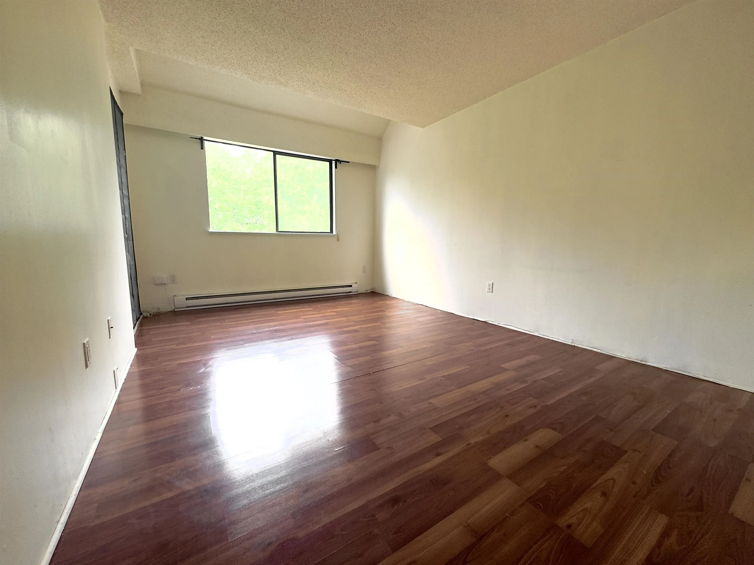 322 8120 Colonial Drive