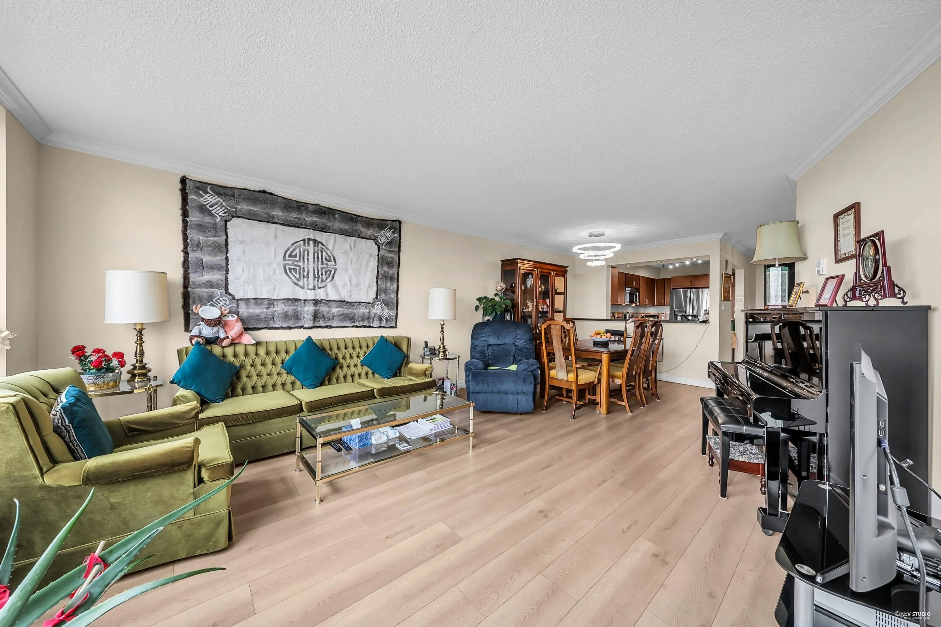 1206 6055 Nelson Avenue