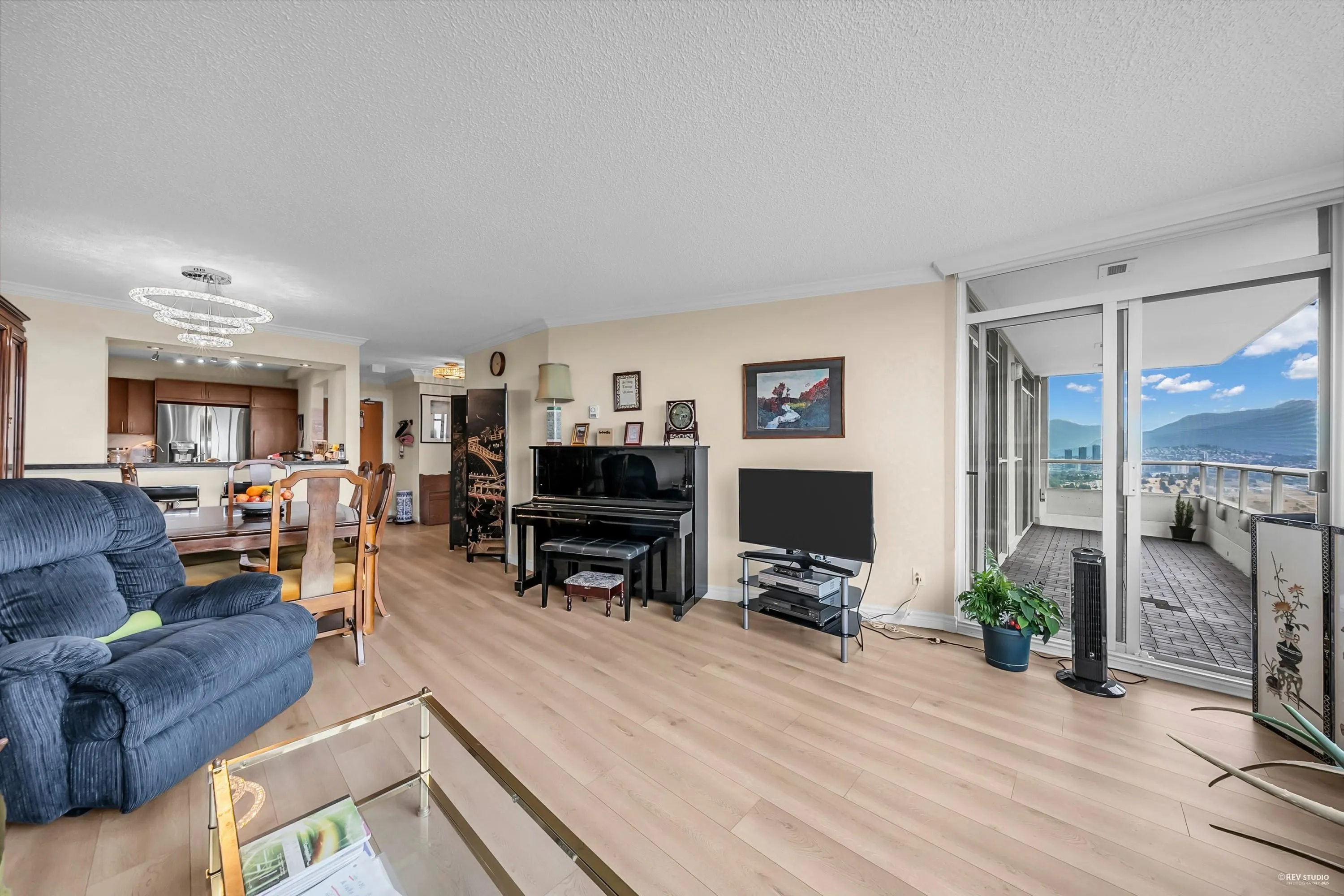 1206 6055 Nelson Avenue