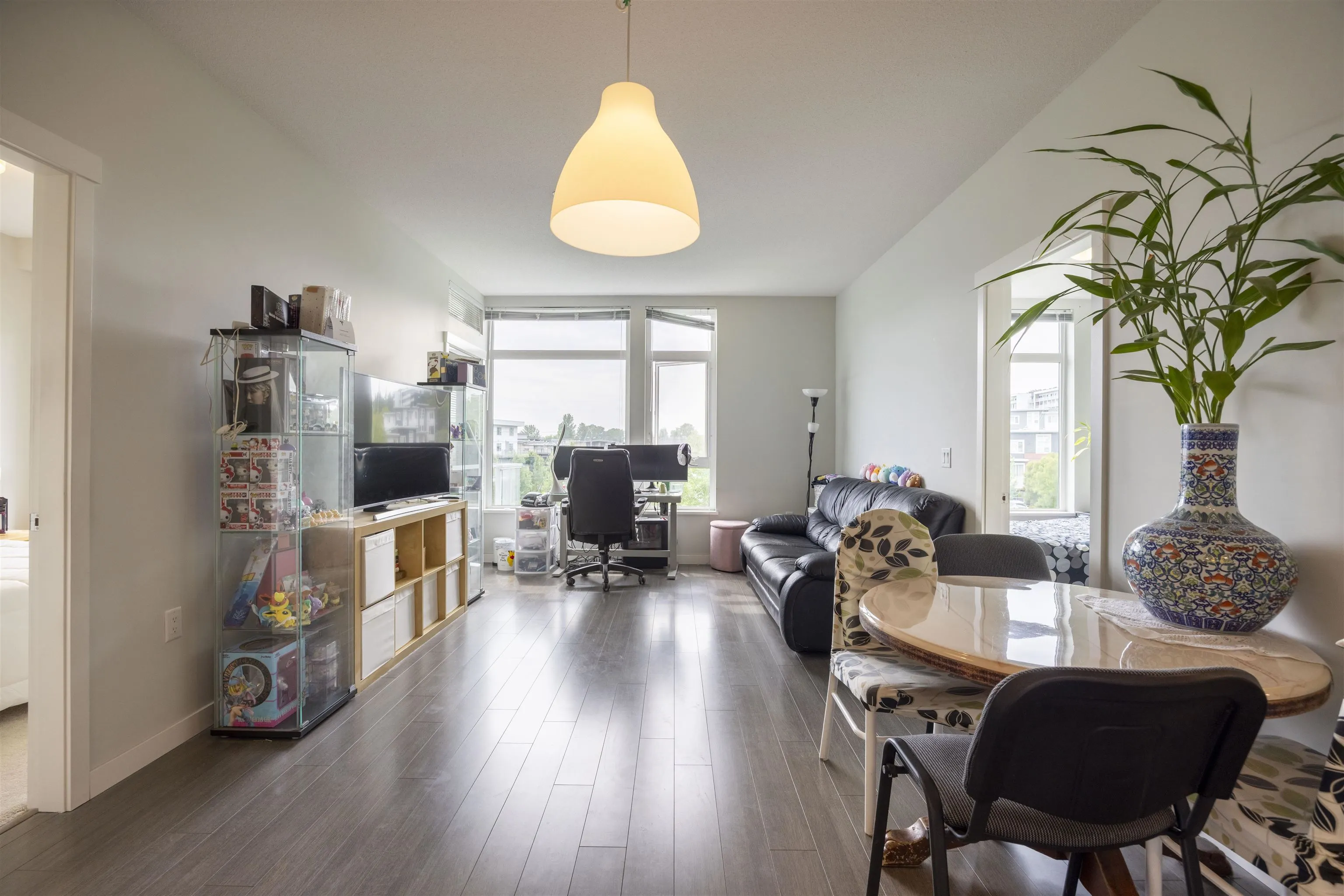 406 3263 Pierview Crescent