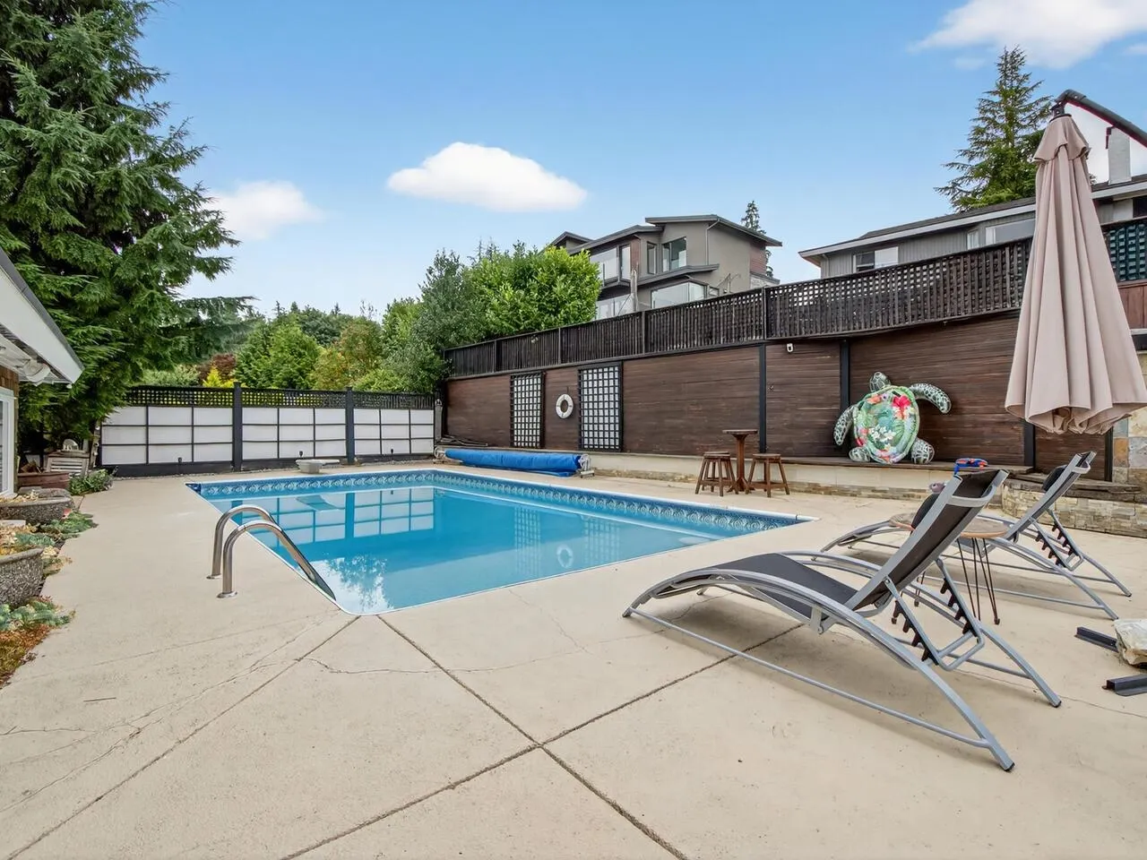 1052 Corona Crescent