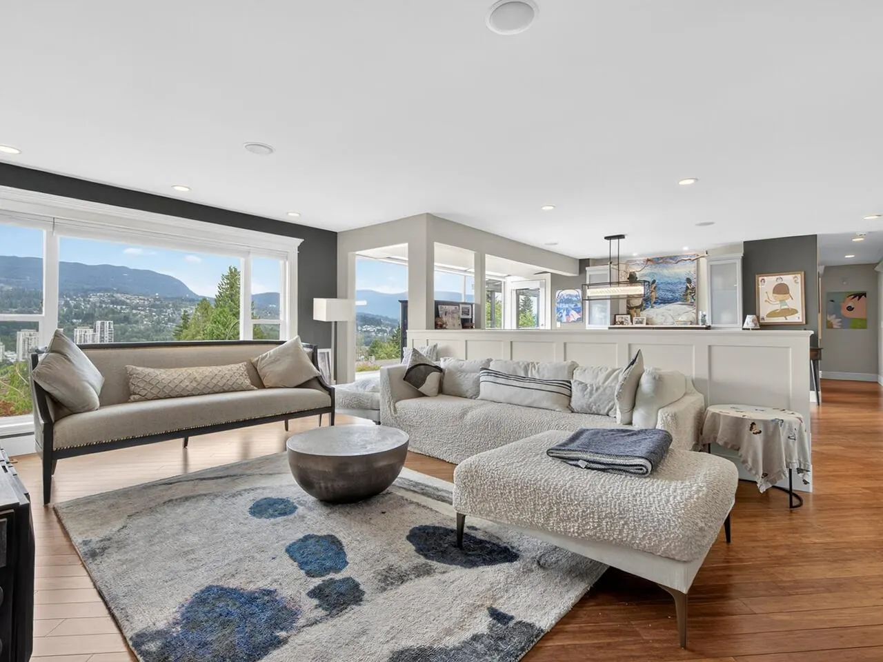 1052 Corona Crescent