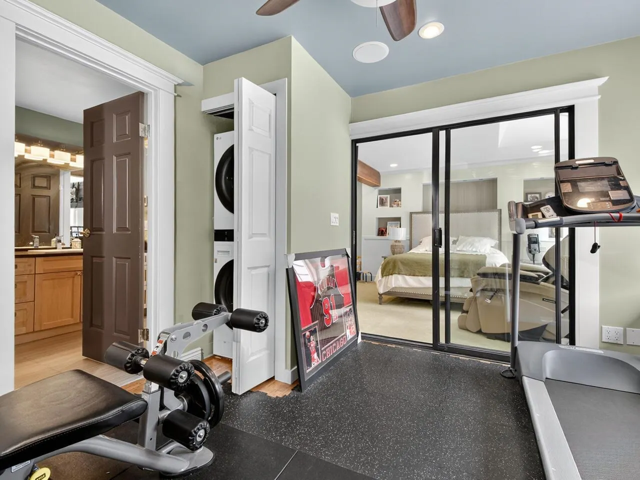 1052 Corona Crescent