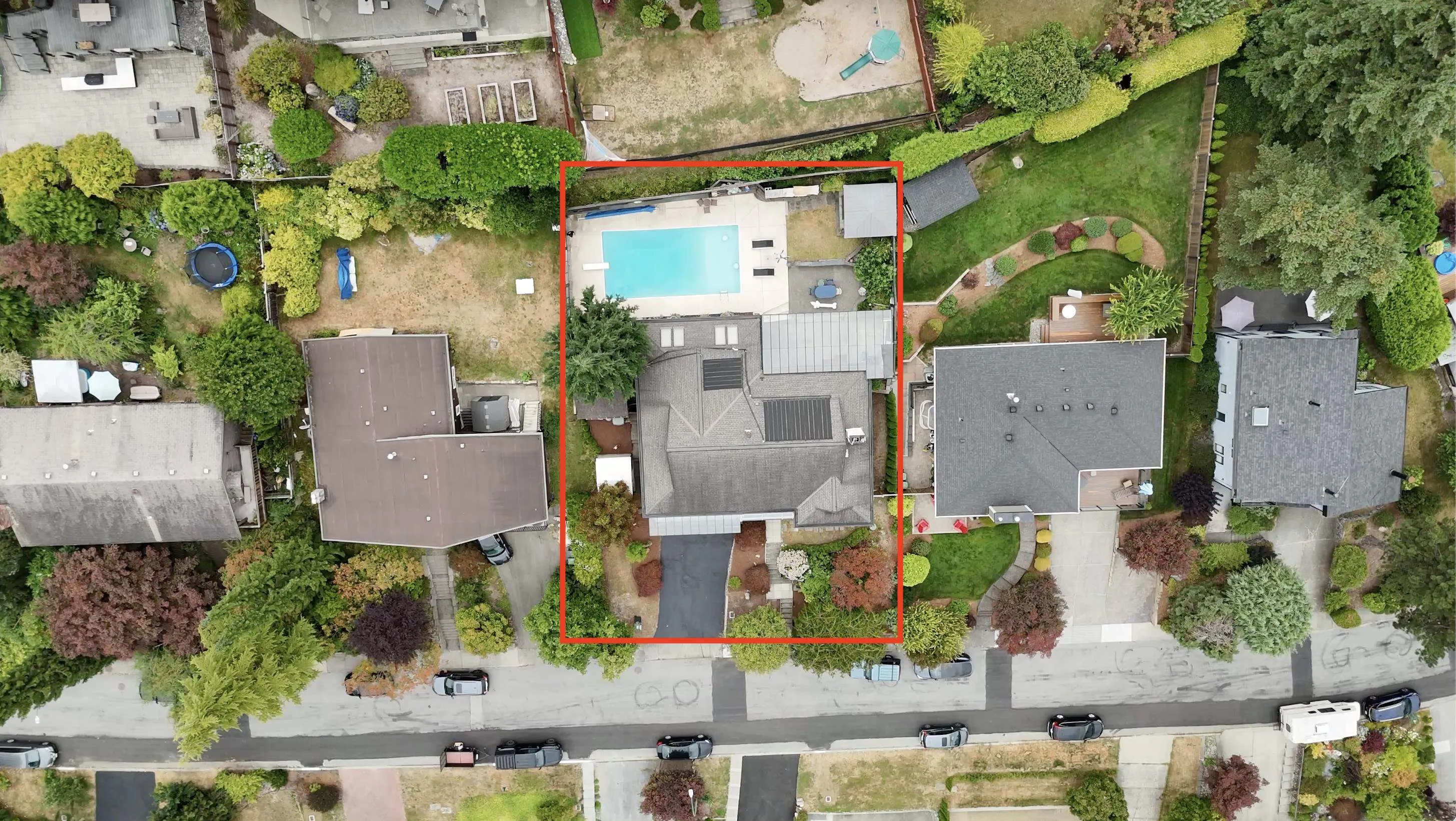 1052 Corona Crescent