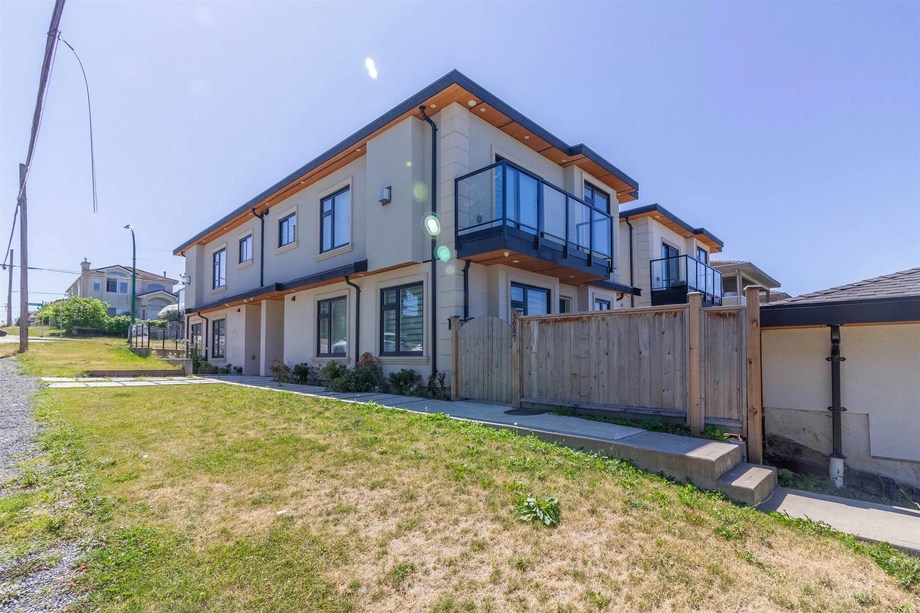 3087 Royal Oak Avenue