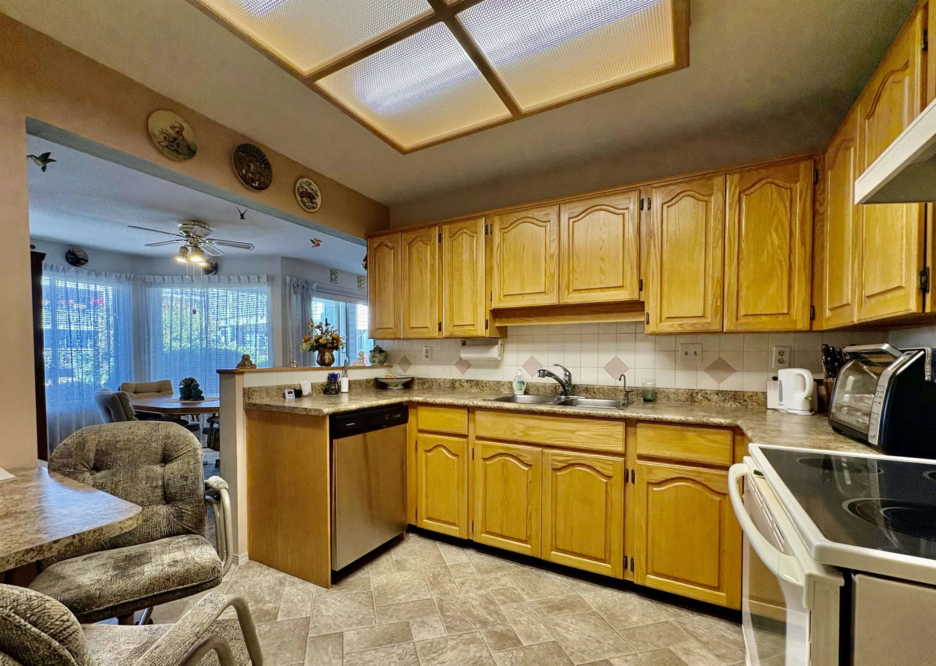 121 32853 Landeau Place