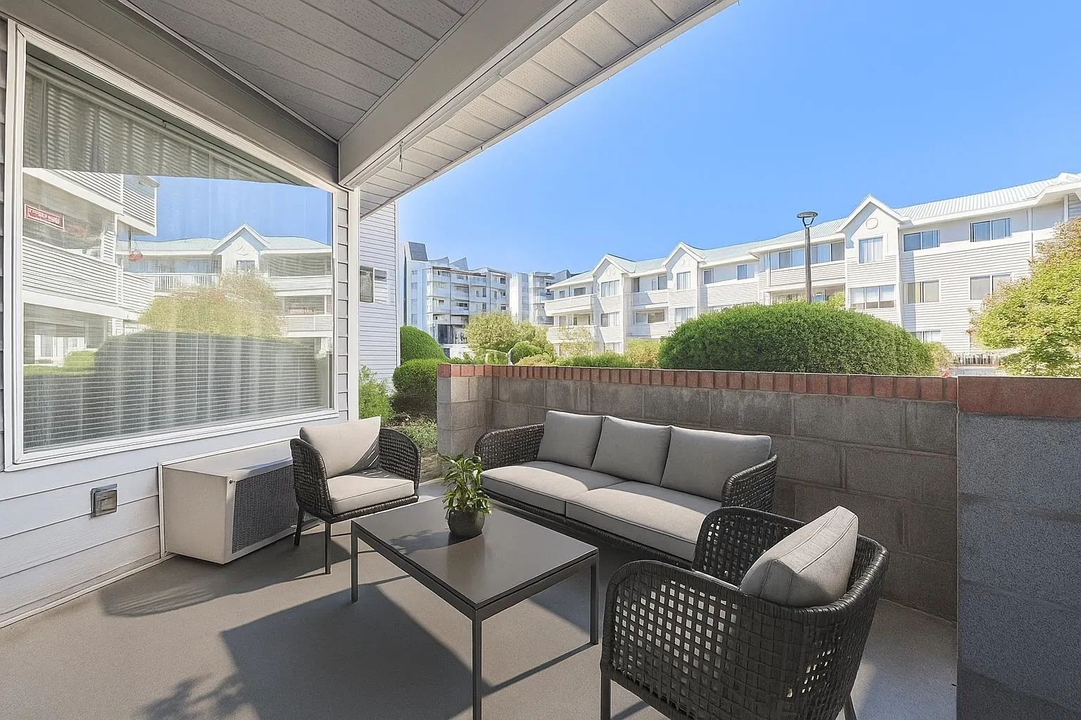 121 32853 Landeau Place