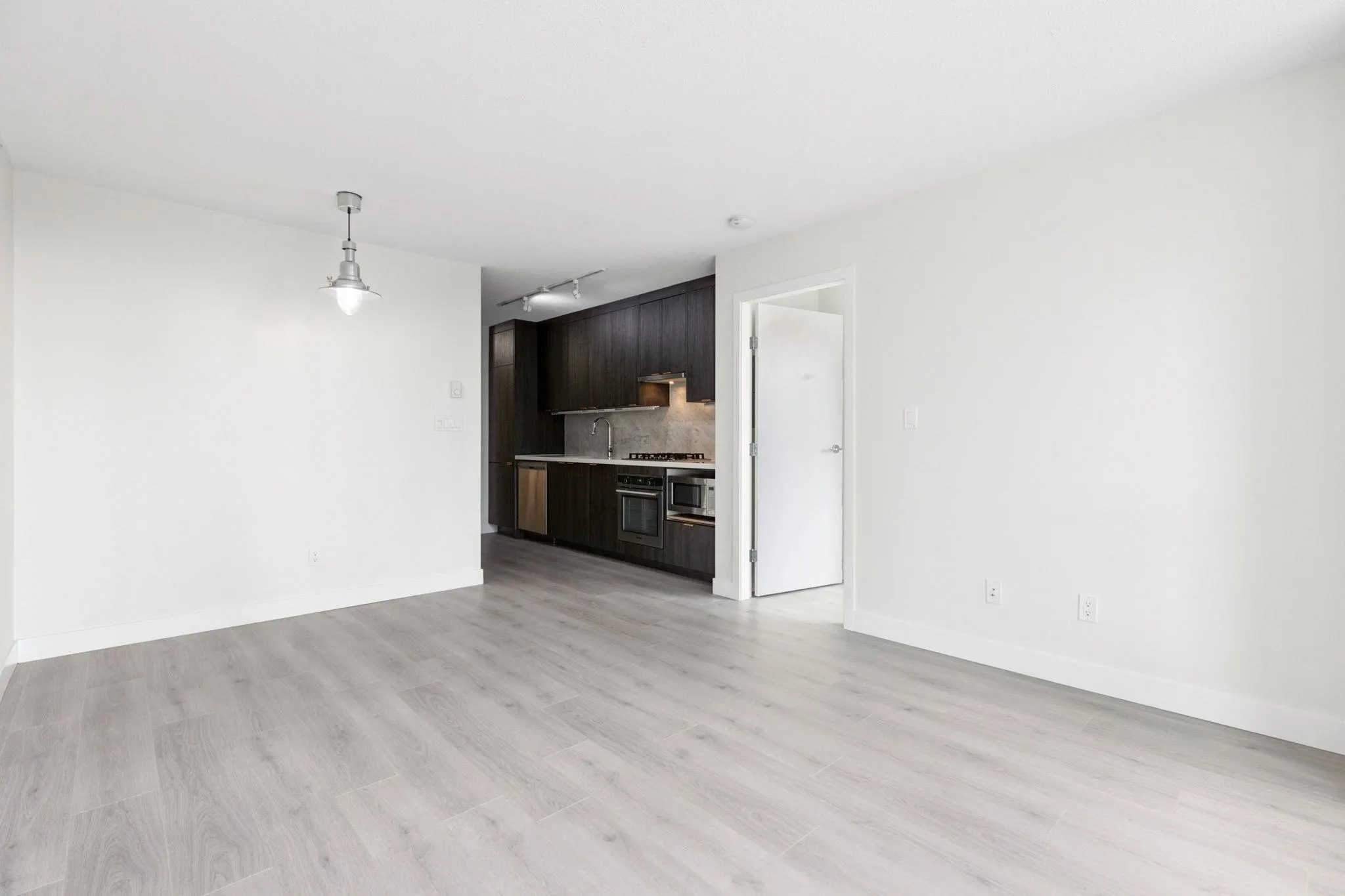 1103 13696 100 Avenue